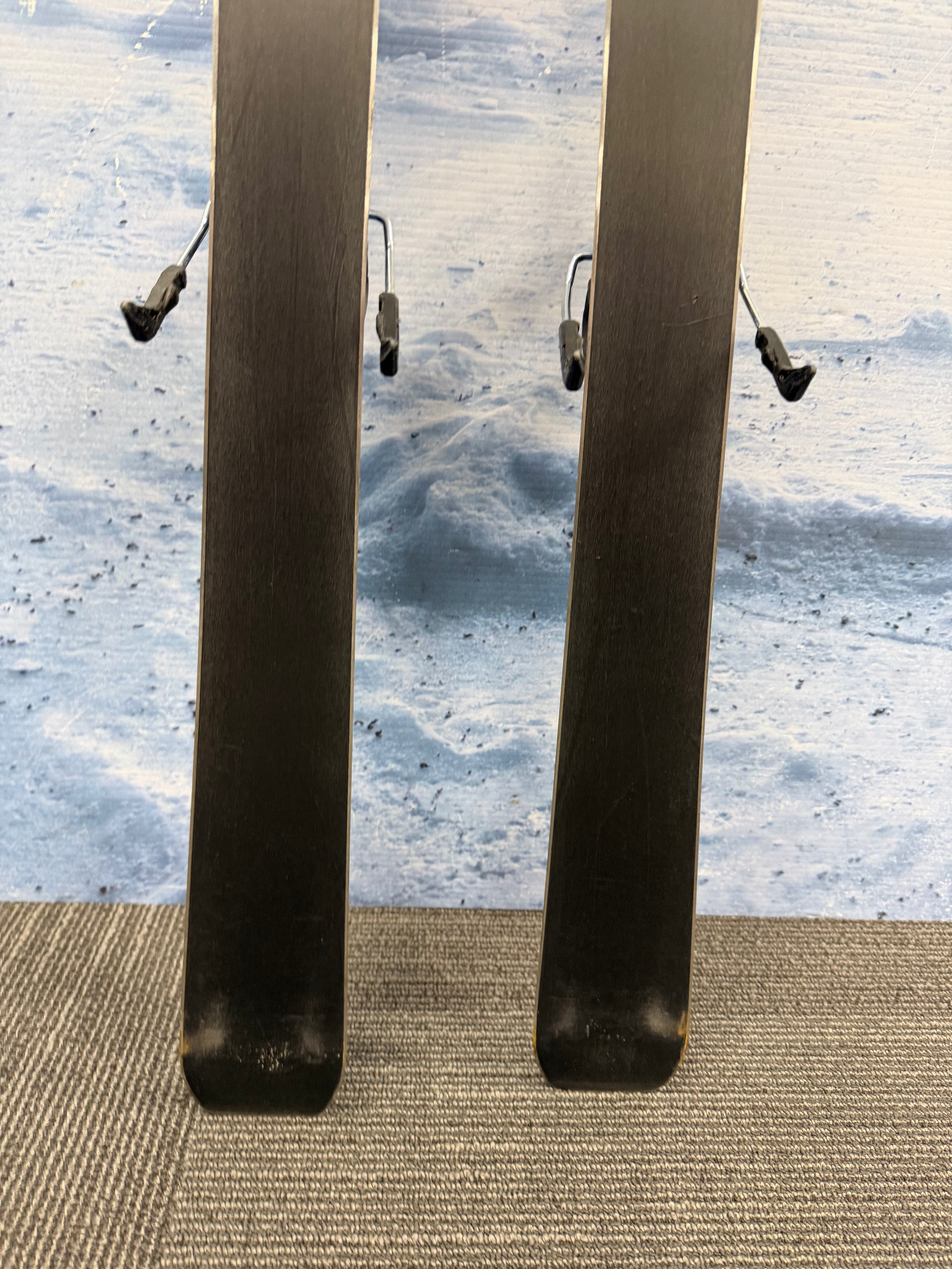 Used Salomon XDR Focus 150cm Skis w/Salomon Lithium 10