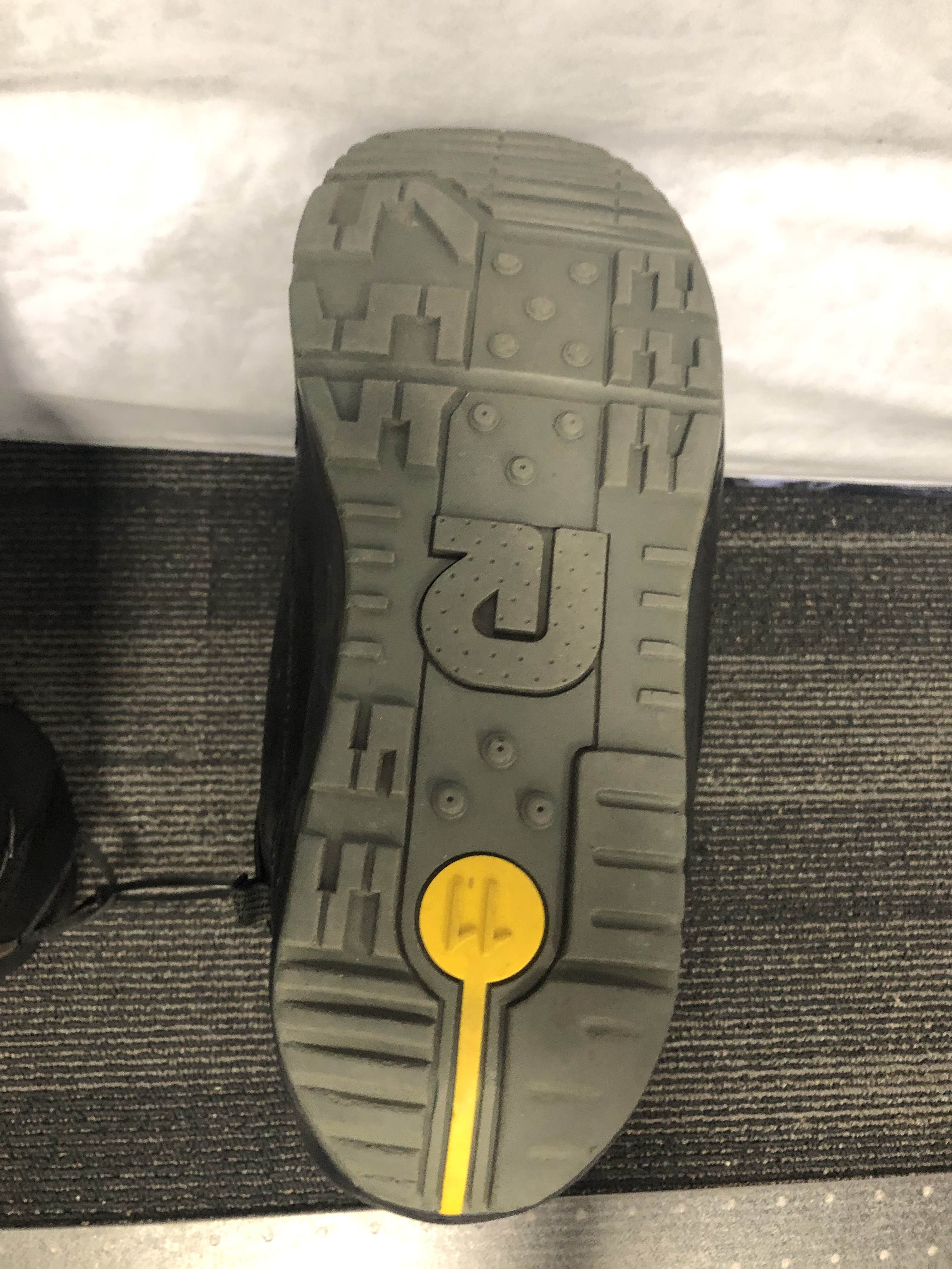 Used Burton Progression BOA 29.0 MP Mens Snowboard Boot (2018)