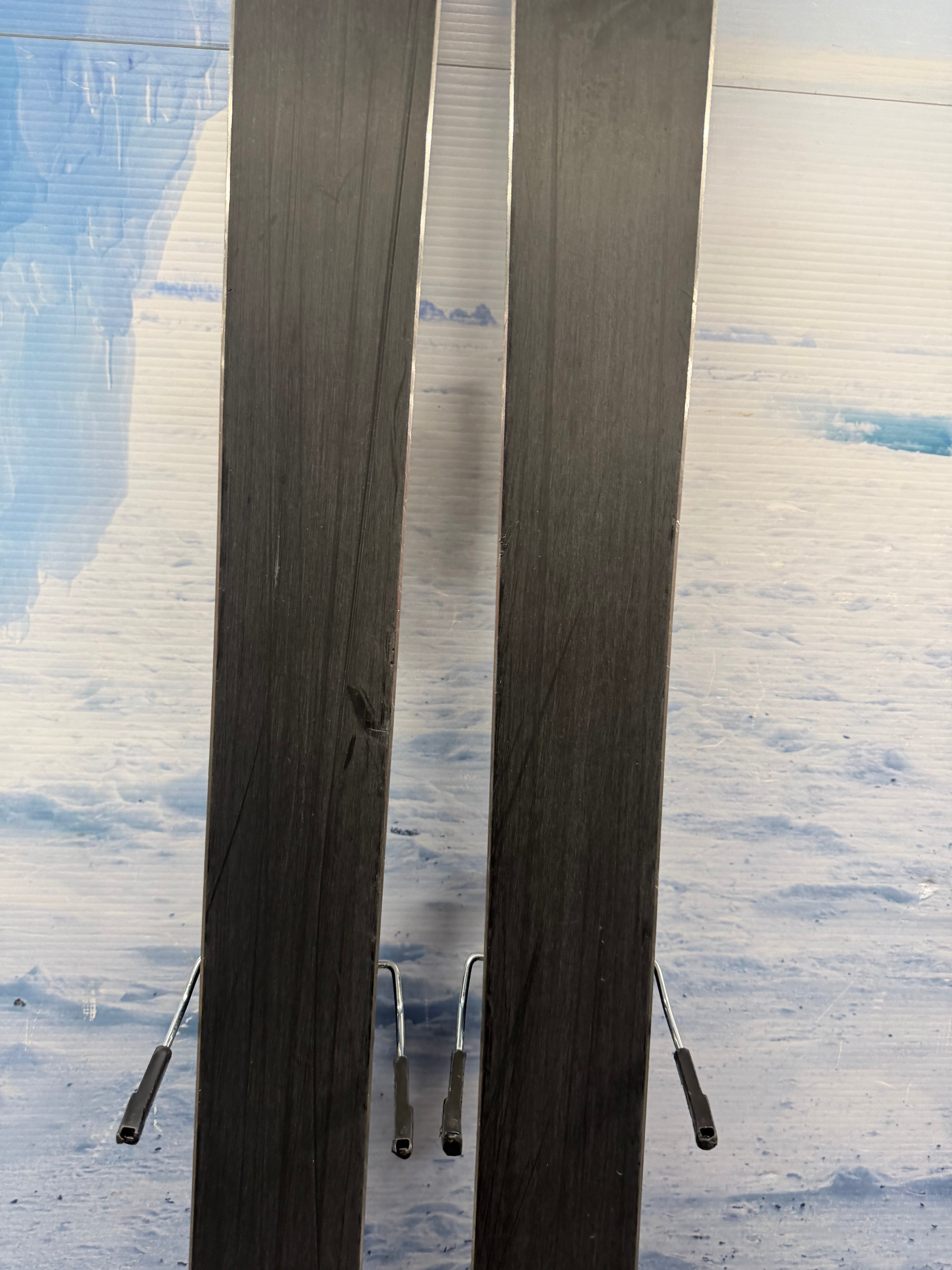 Used Dynastar Menace 180cm Skis w/ Look 11 Bindings