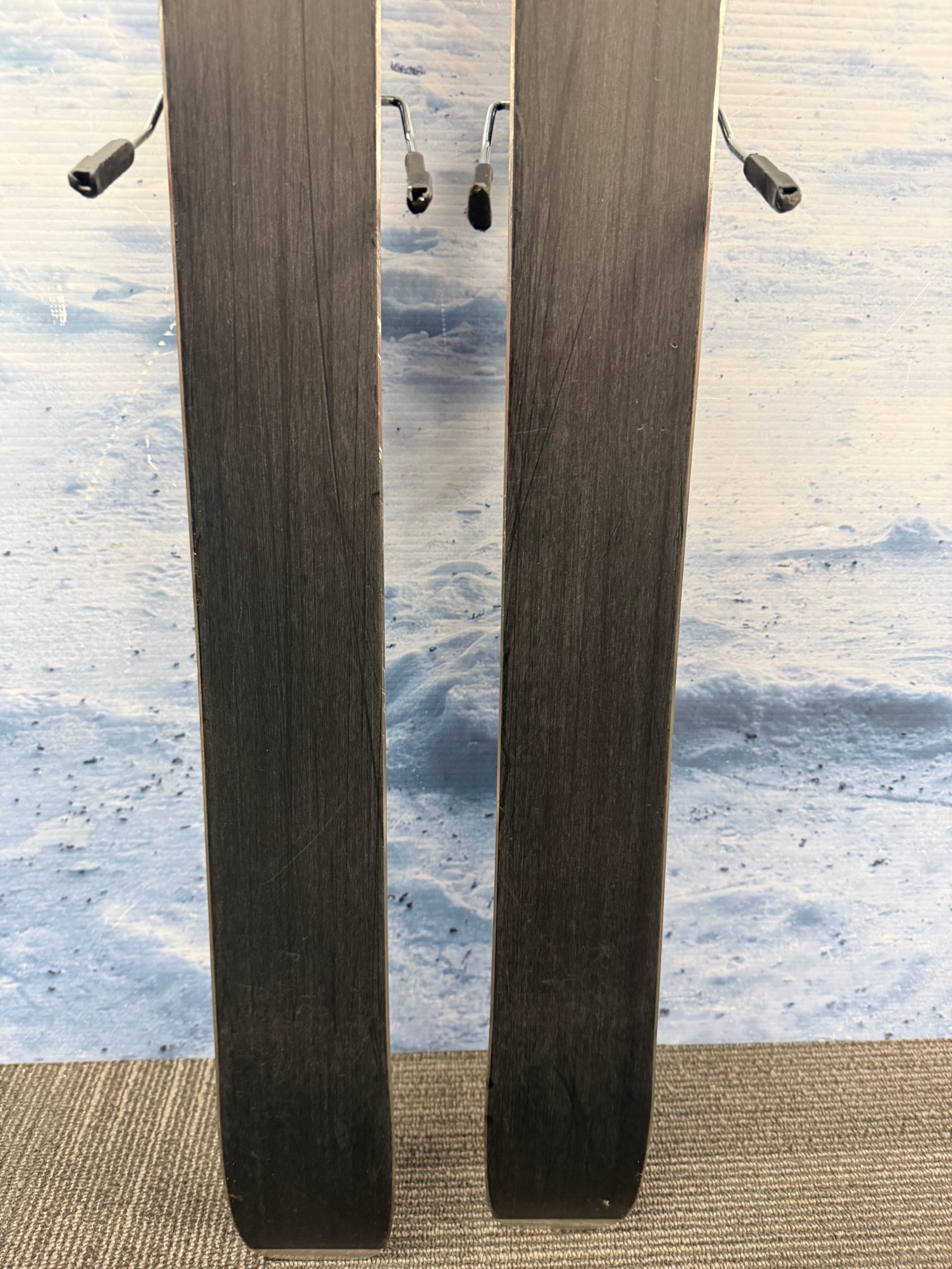 Used Dynastar Menace 180cm Skis w/ Look 11 Bindings