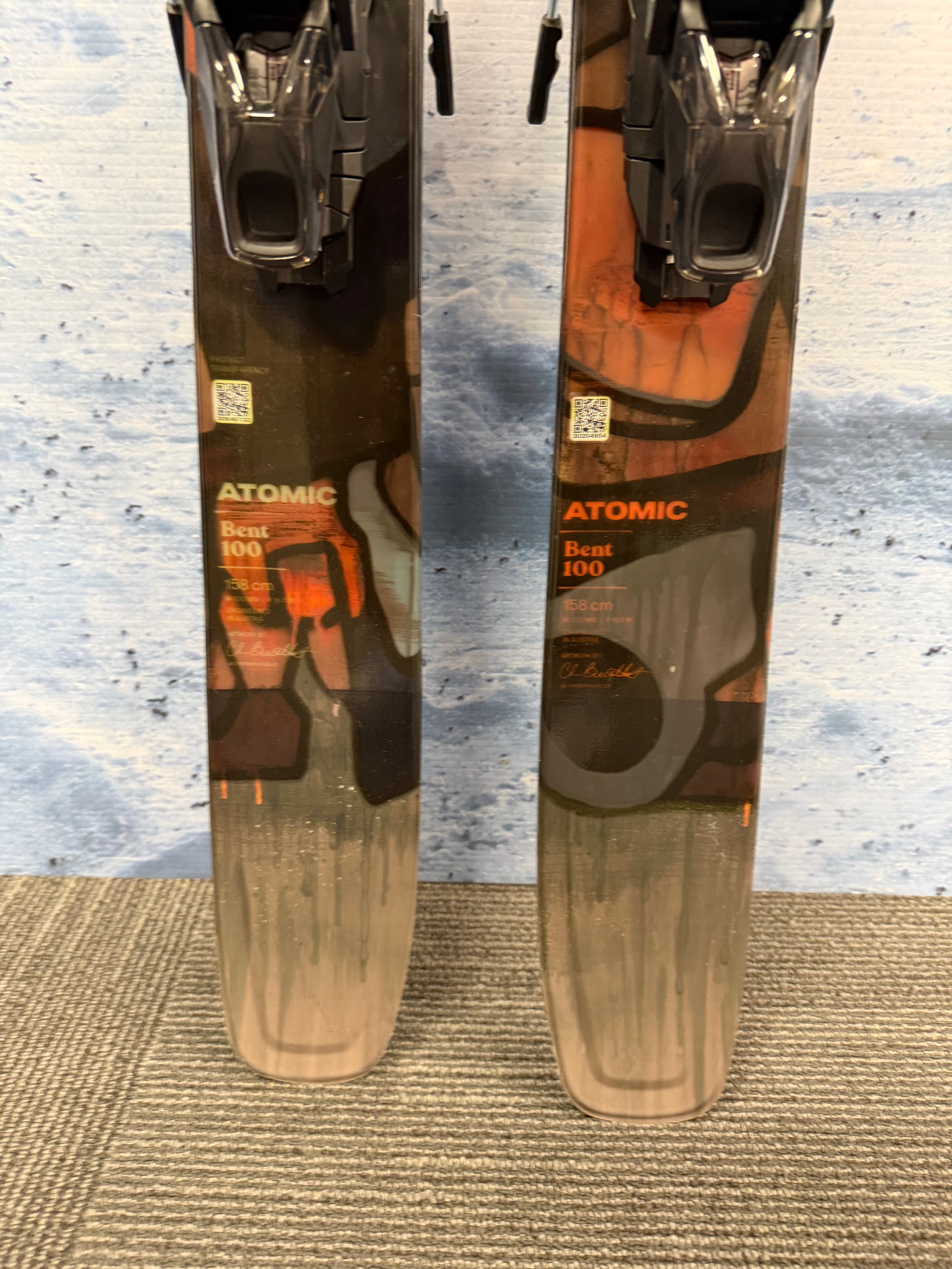 Lightly Used Atomic Bent 100 158cm Skis w/ Atomic Strive 11 Demo Bindings
