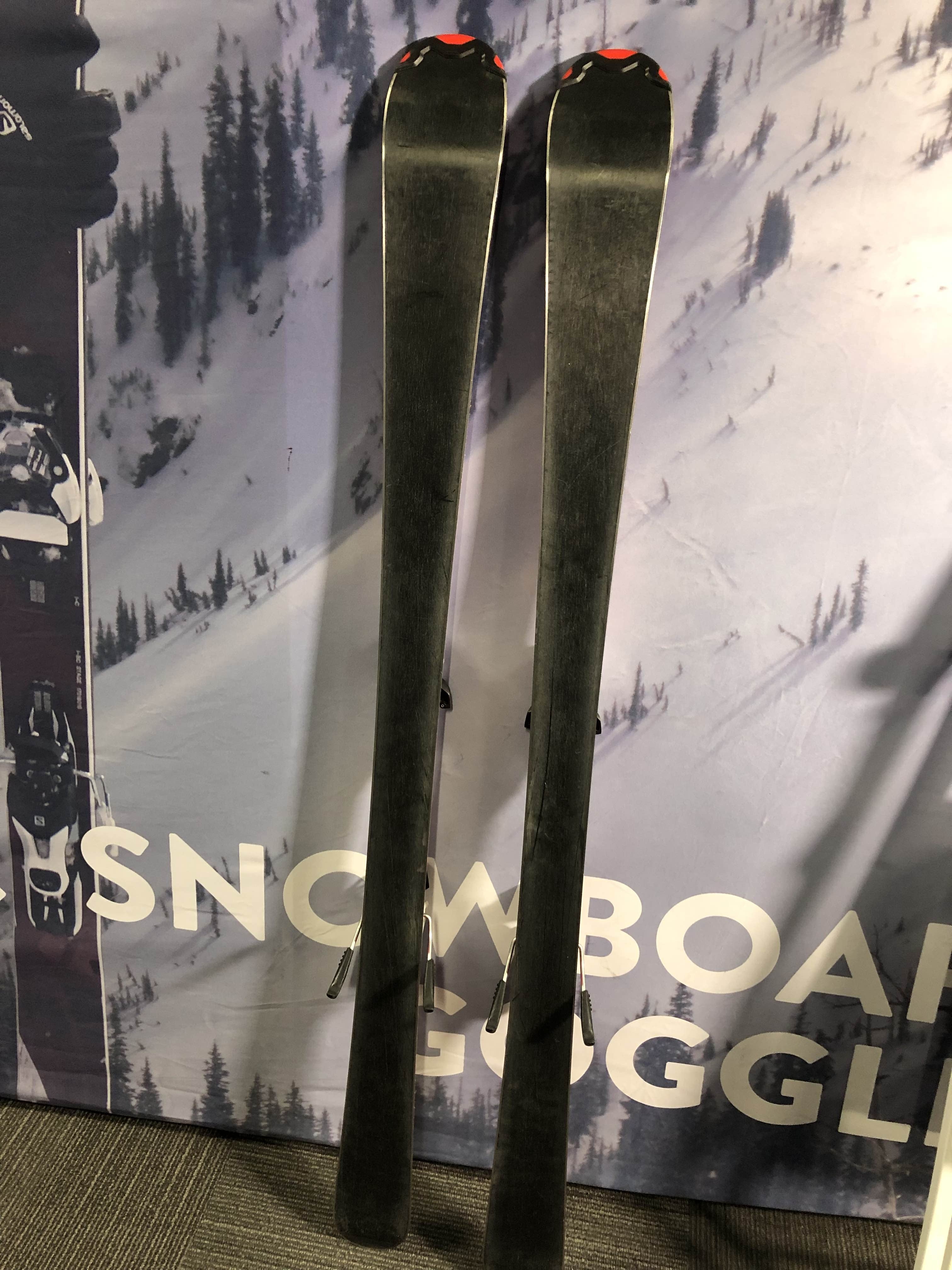 Used Head Supershape 137cm Jr Skis w/ Head LRX 7.5 Demo Binding