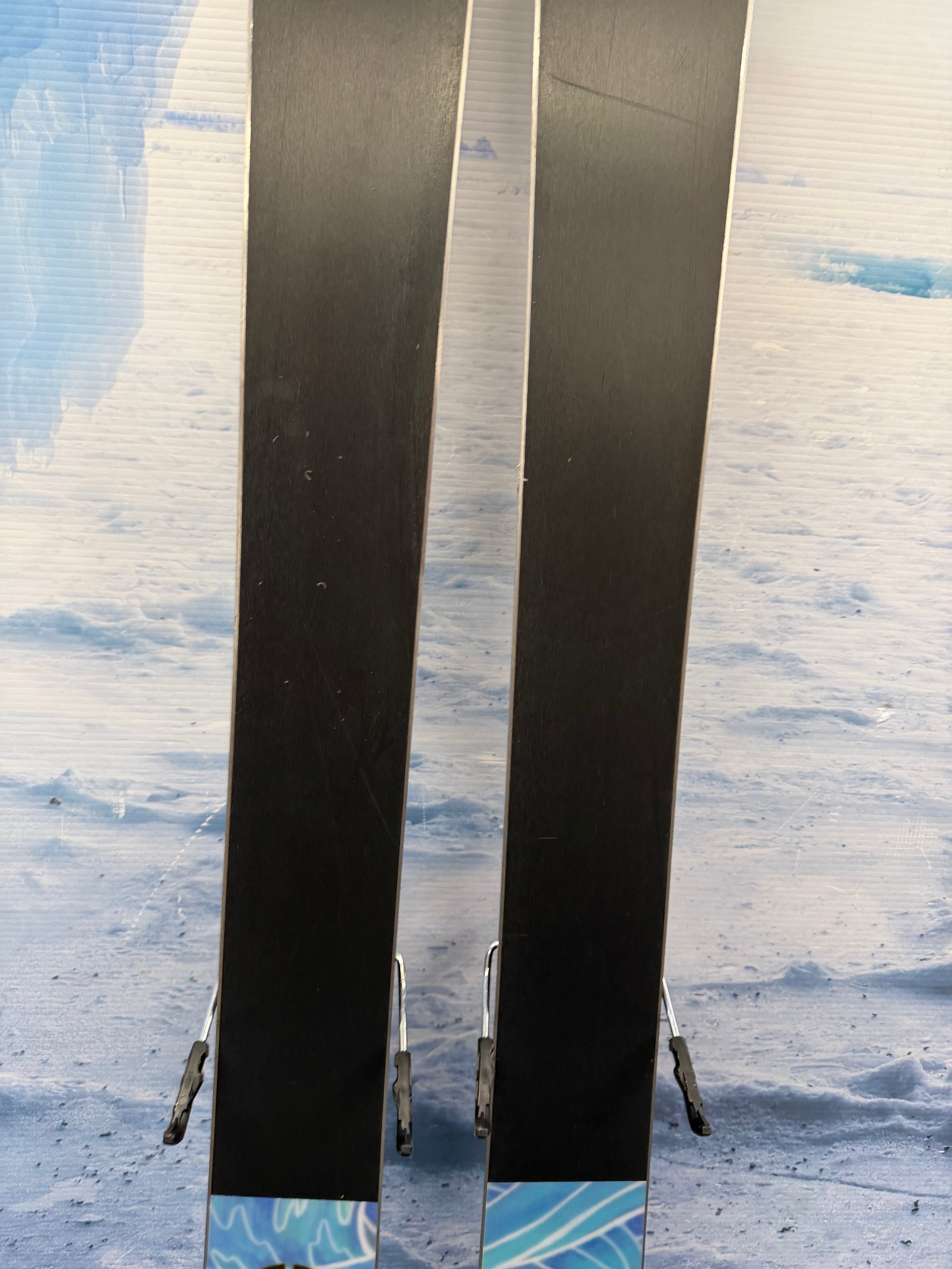 Used Atomic Bent 100 165cm Skis w/ Atomic Strive 11 Demo Bindings