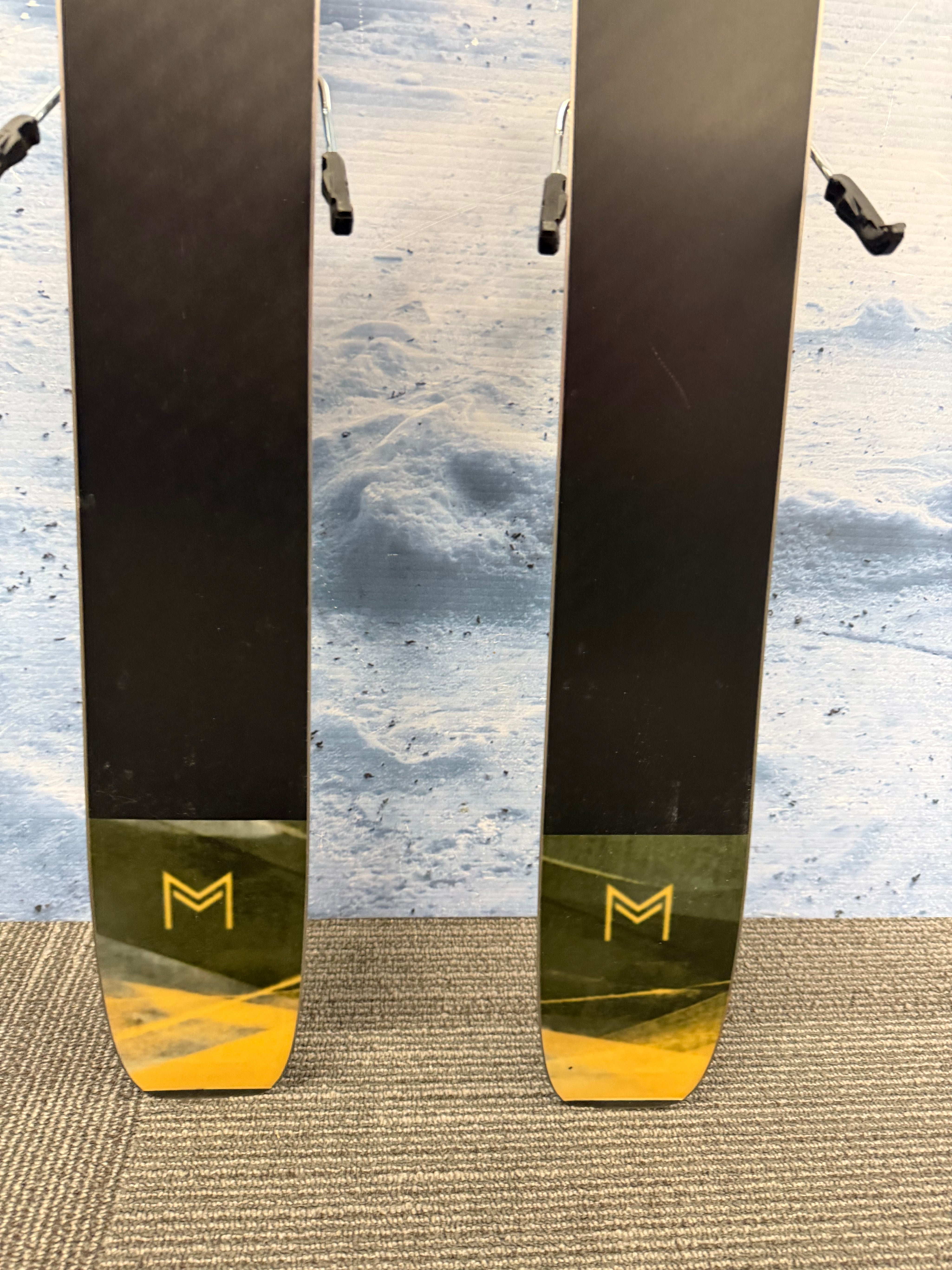 Lightly Used Atomic Maven 103 CTI 162cm Skis w/Atomic Strive 11 Bindings