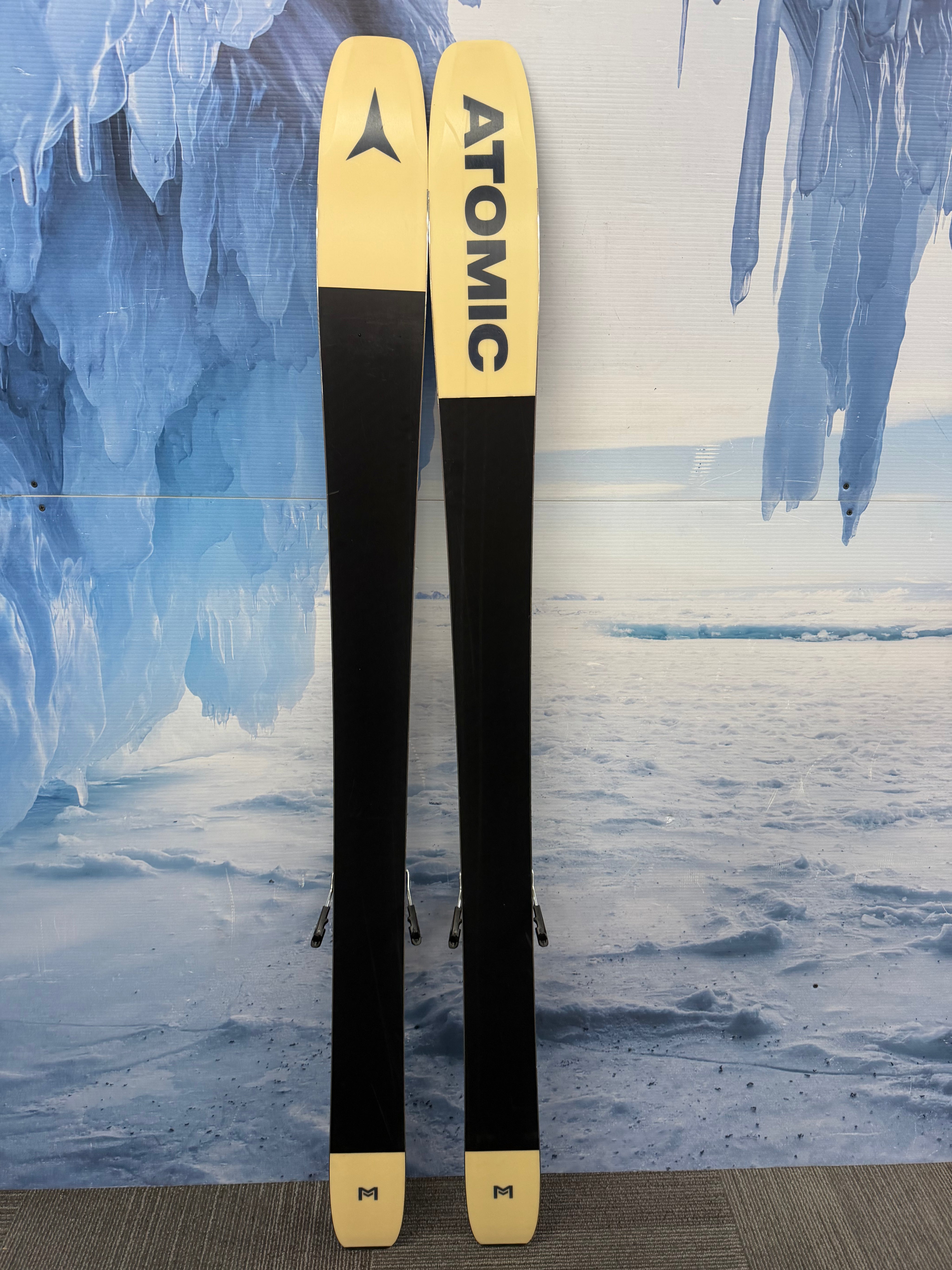 Lightly Used Atomic Maverick 105 CTI 178cm Skis w/Atomic Strive 13 Bindings