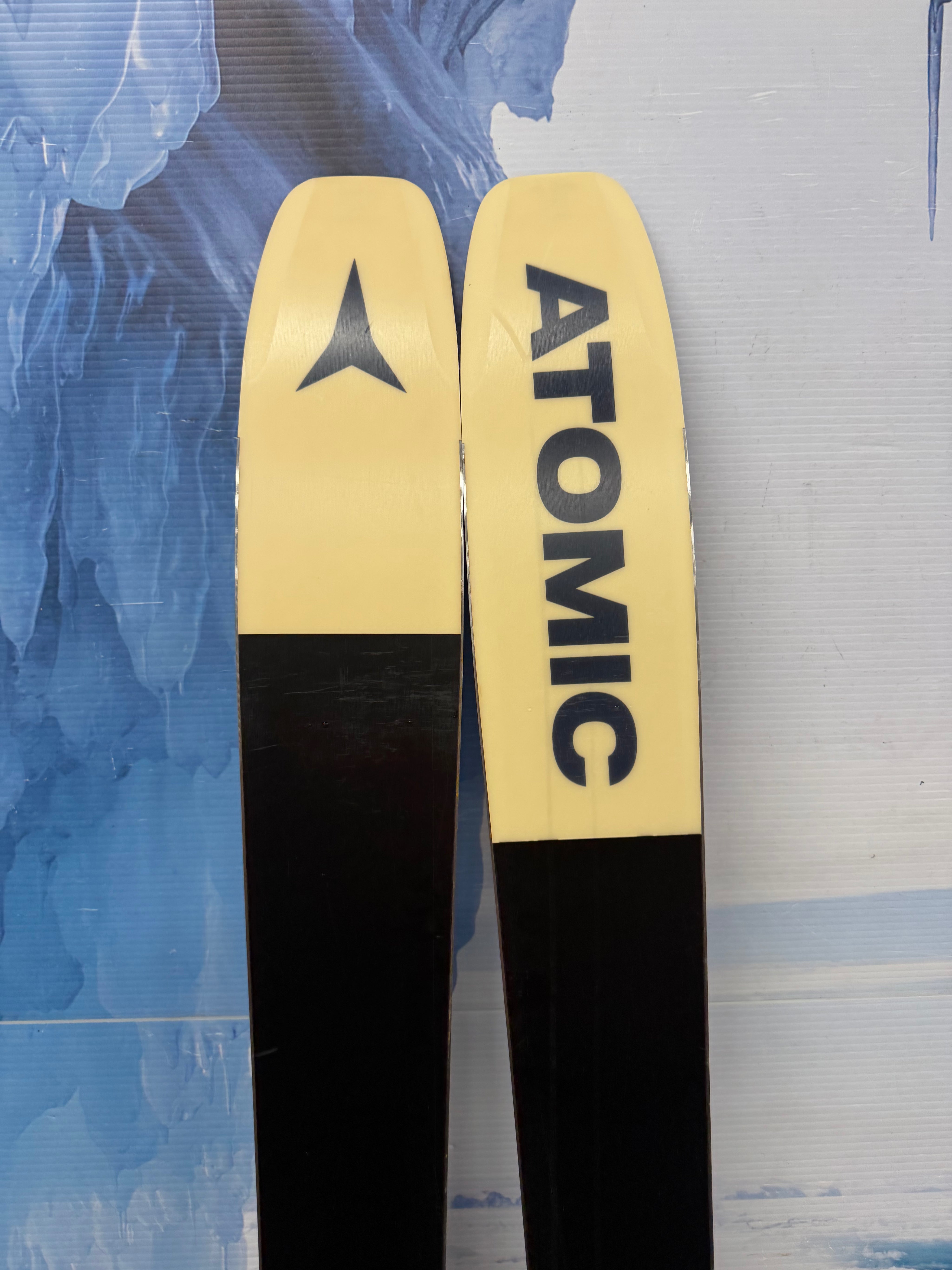 Lightly Used Atomic Maverick 105 CTI 178cm Skis w/Atomic Strive 13 Bindings