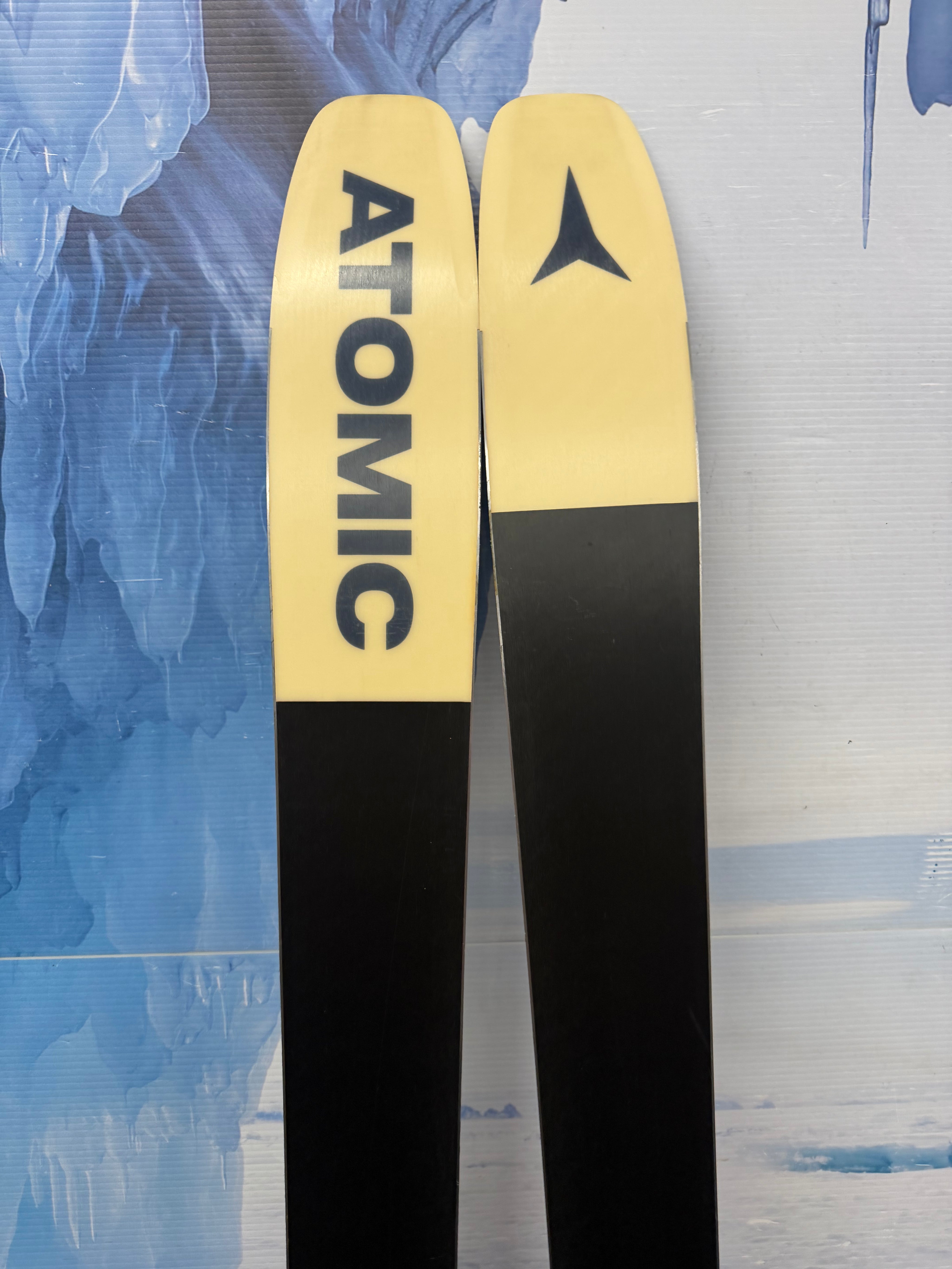 Lightly Used Atomic Maverick 105 CTI 185cm Skis w/Atomic Strive 13 Bindings