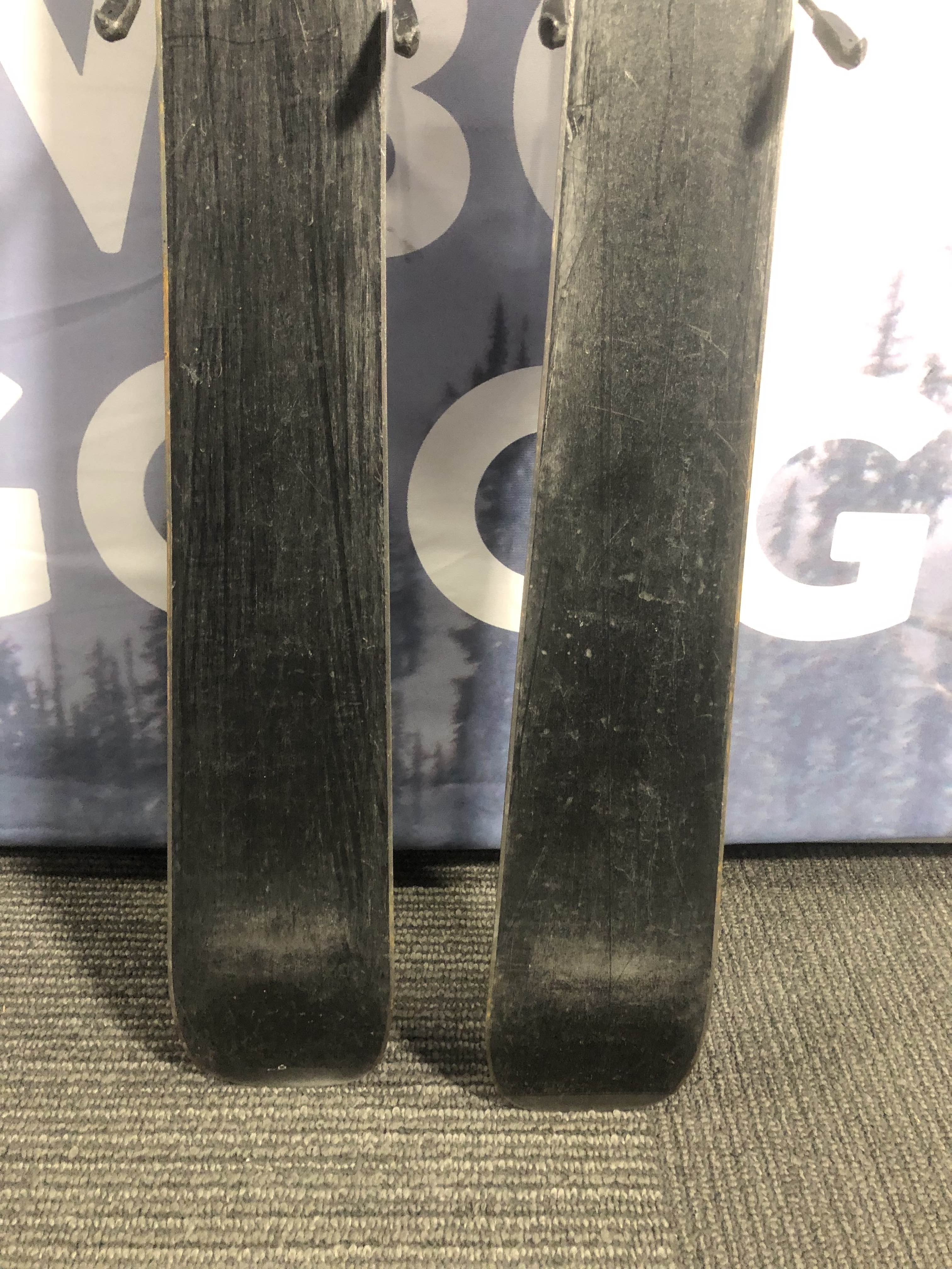 Used Kids Rossignol Terrain 128cm Skis w/ Look KidX Binding