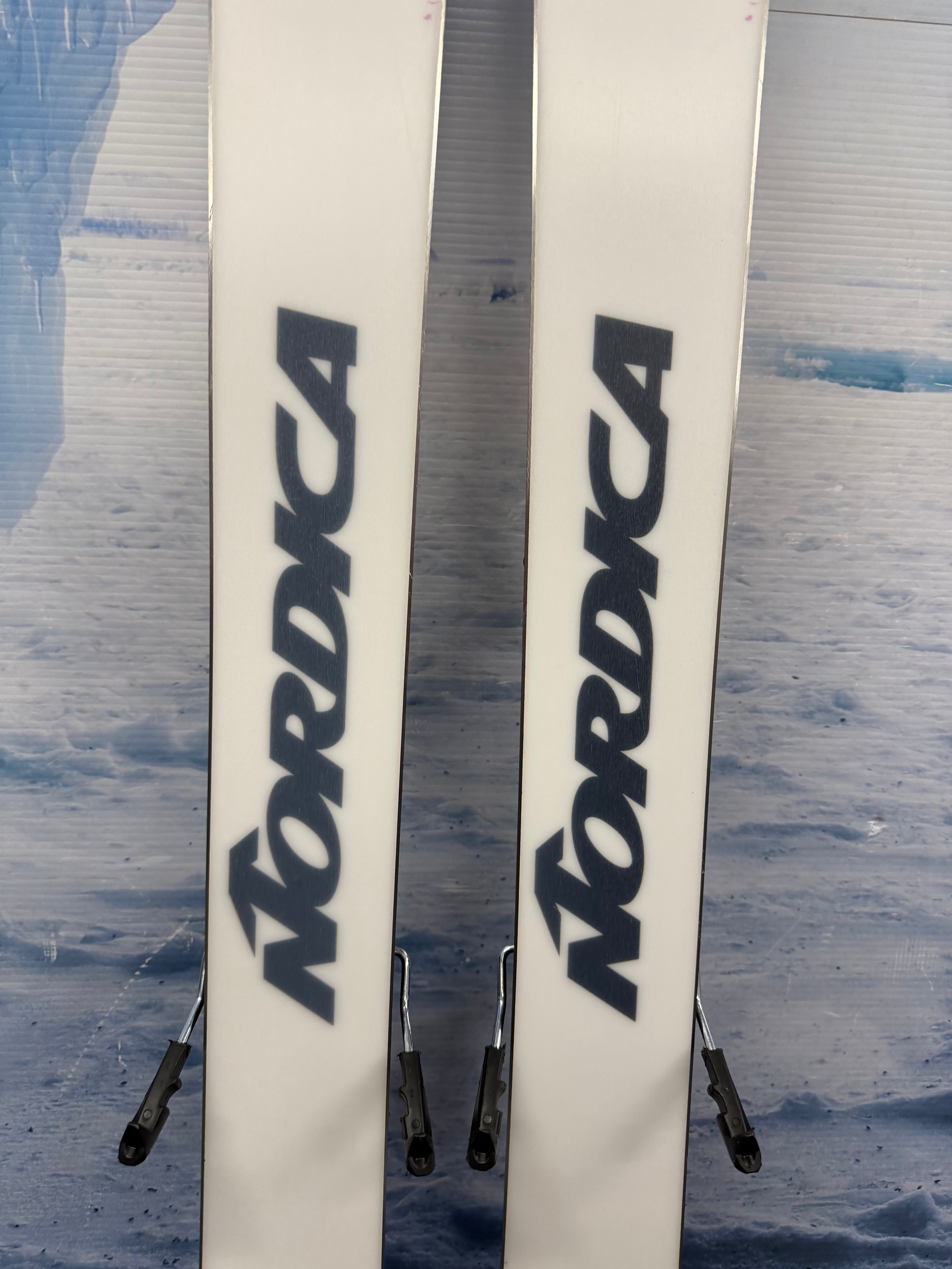 Lightly Used Nordica Unleashed 98CA 174cm Skis w/ Atomic Strive 13 Bindings