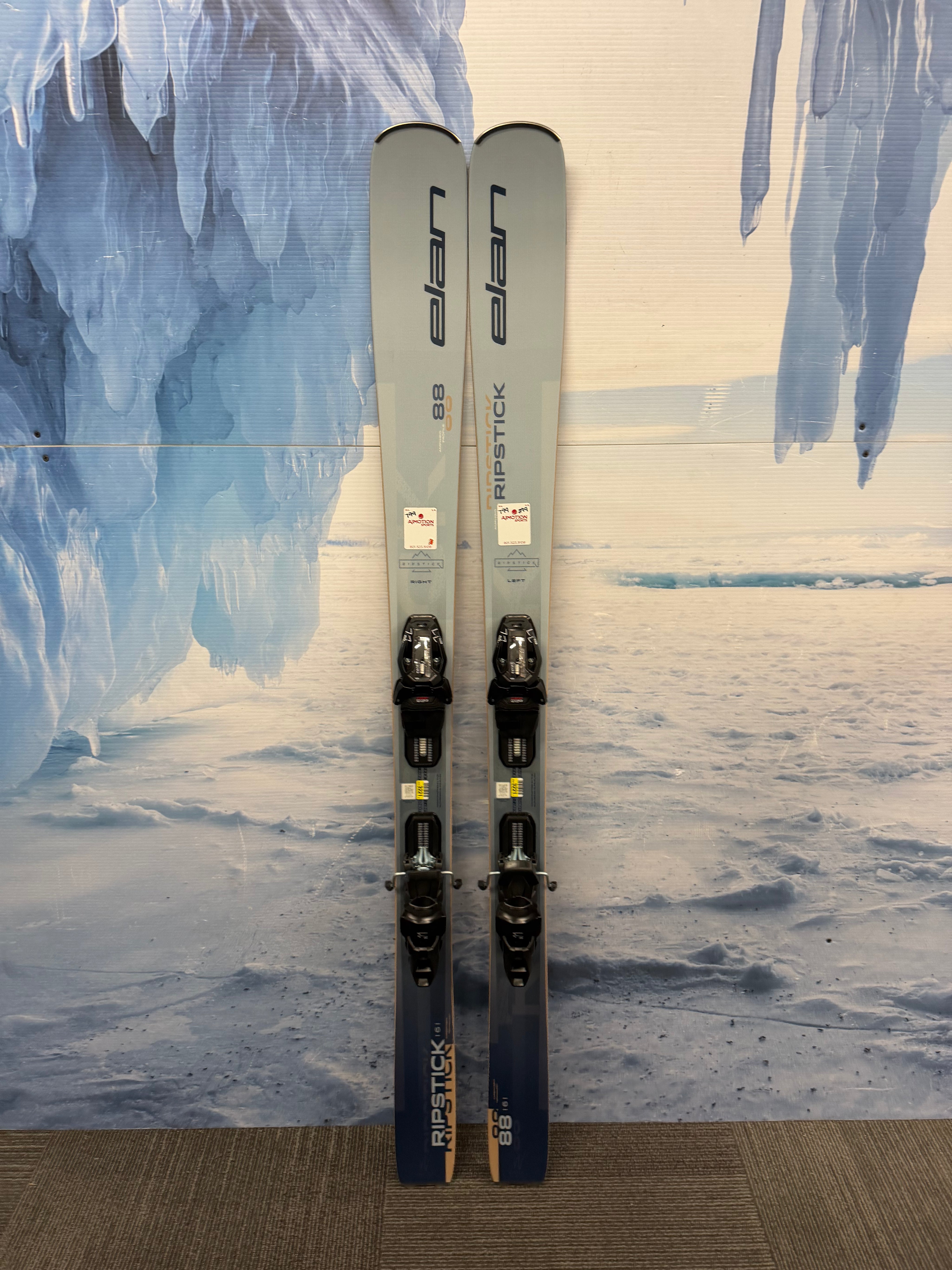 Lightly Used Elan Ripstick 88 W 161cm Skis w/ ELX 11 Binding