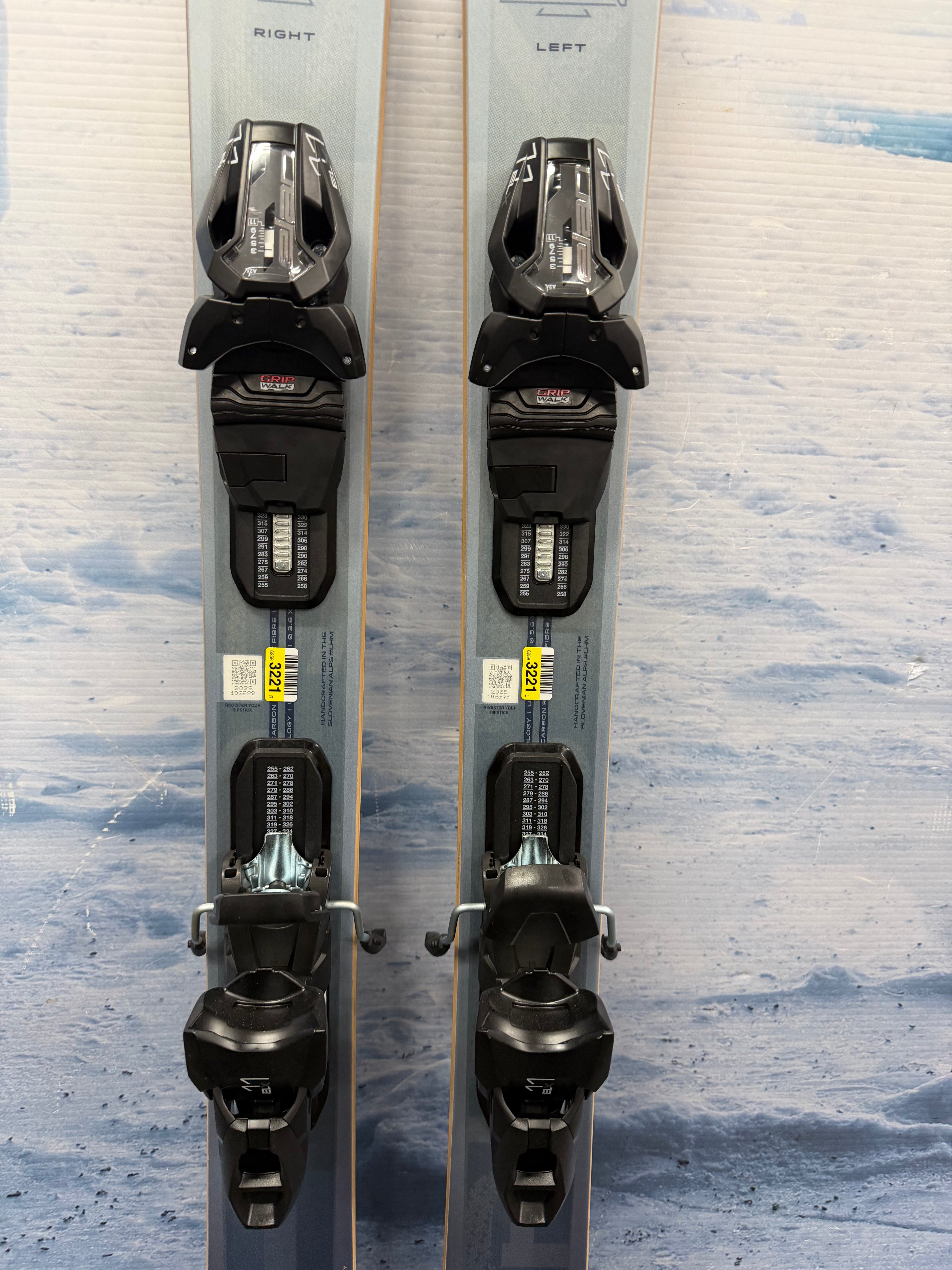 Lightly Used Elan Ripstick 88 W 161cm Skis w/ ELX 11 Binding
