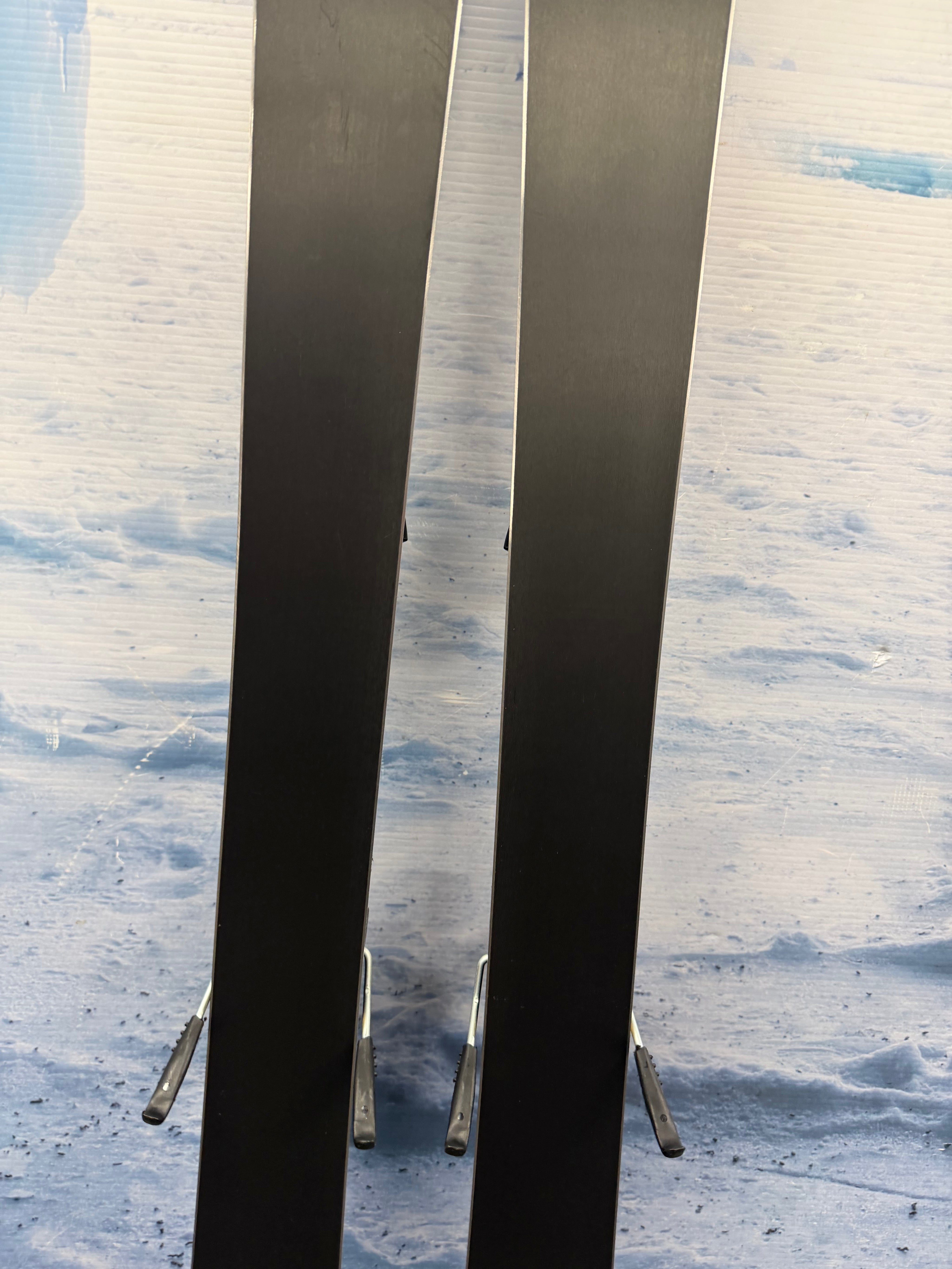 Lightly Used Elan Ripstick 88 W 147cm Skis w/ ELX 11 Binding
