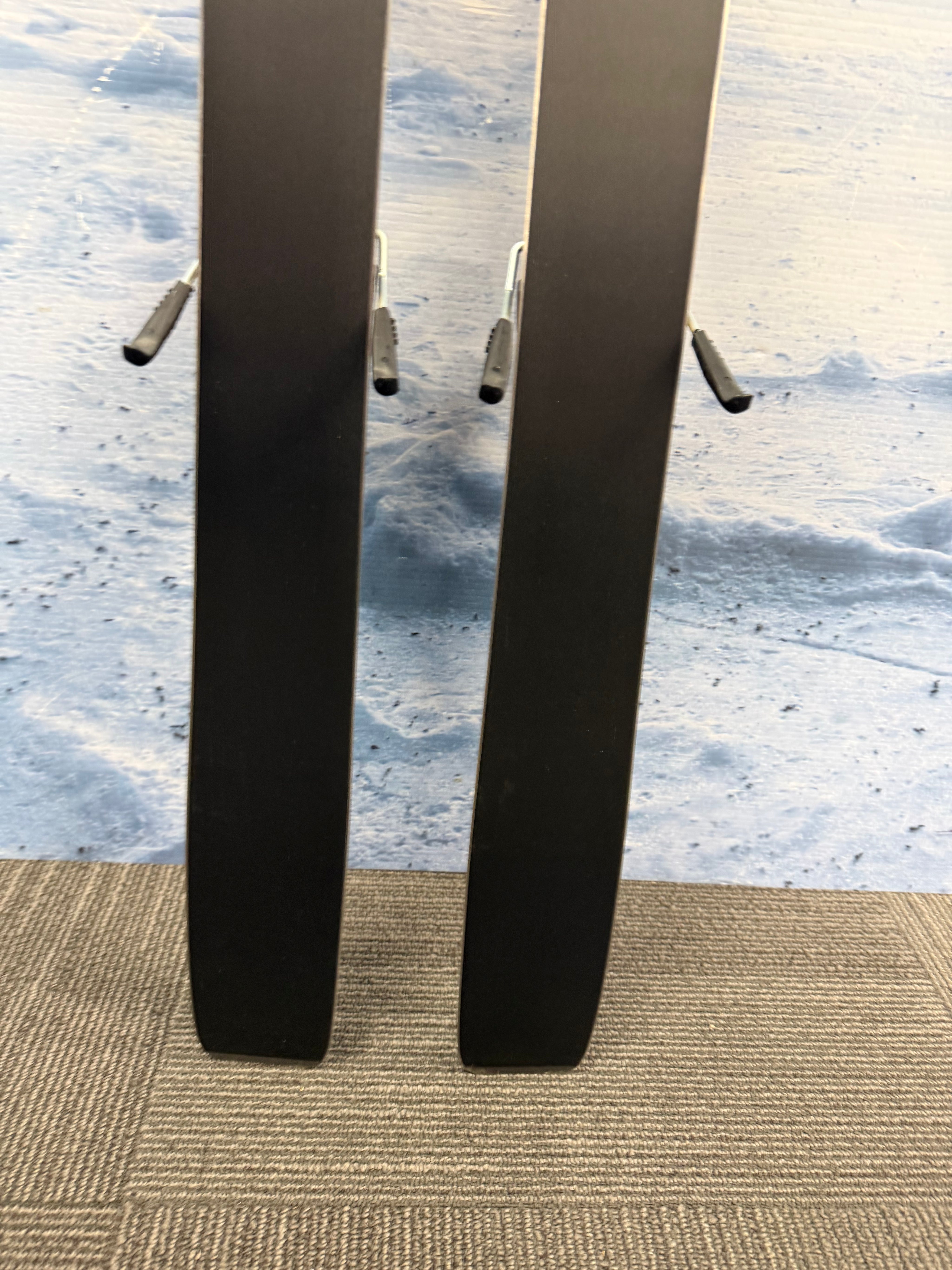 Lightly Used Elan Ripstick 88 W 147cm Skis w/ ELX 11 Binding