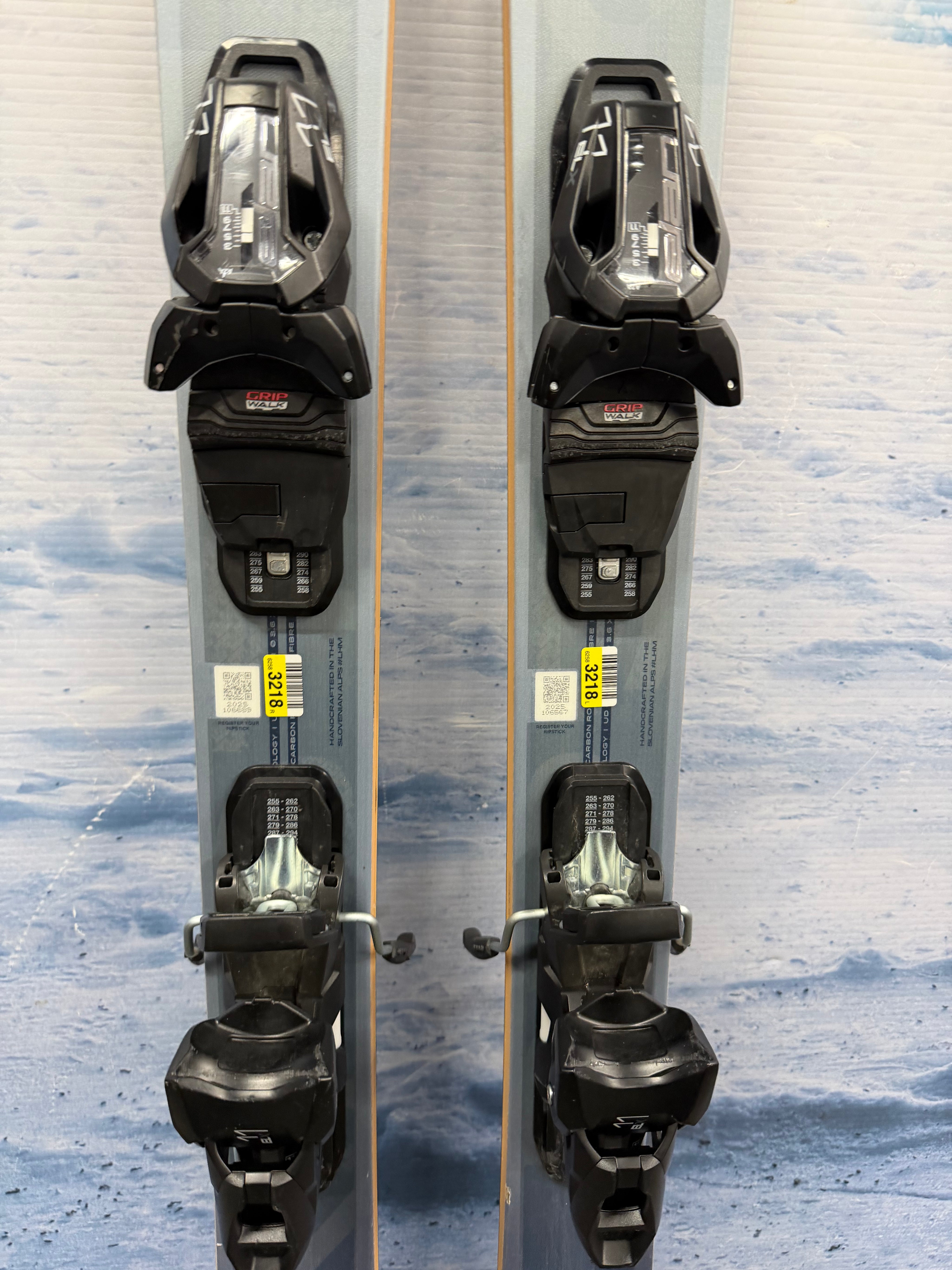 Lightly Used Elan Ripstick 88 W 161cm Skis w/ ELX 11 Binding
