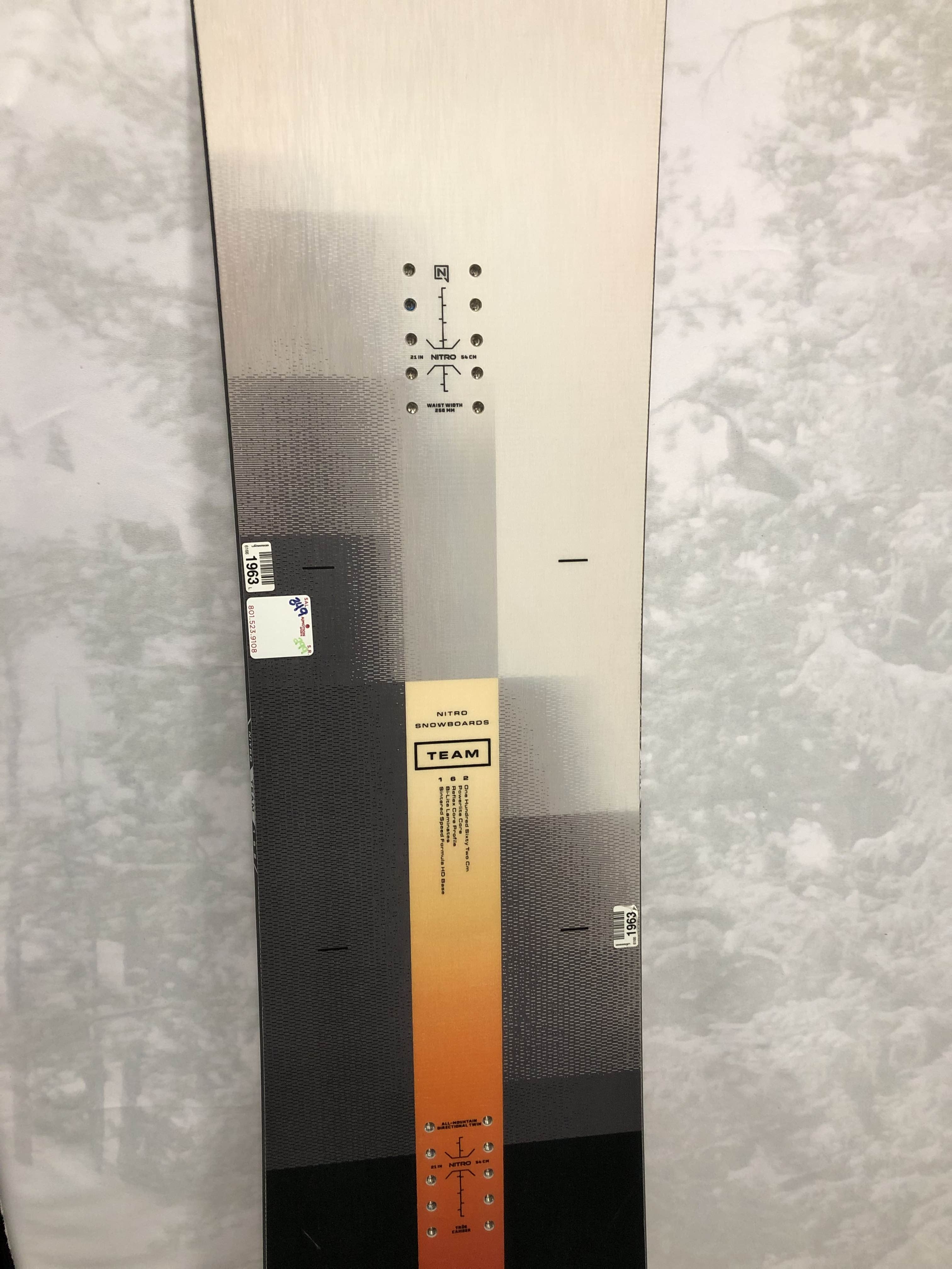 Used 2025 Nitro Team 162CM Snowboard