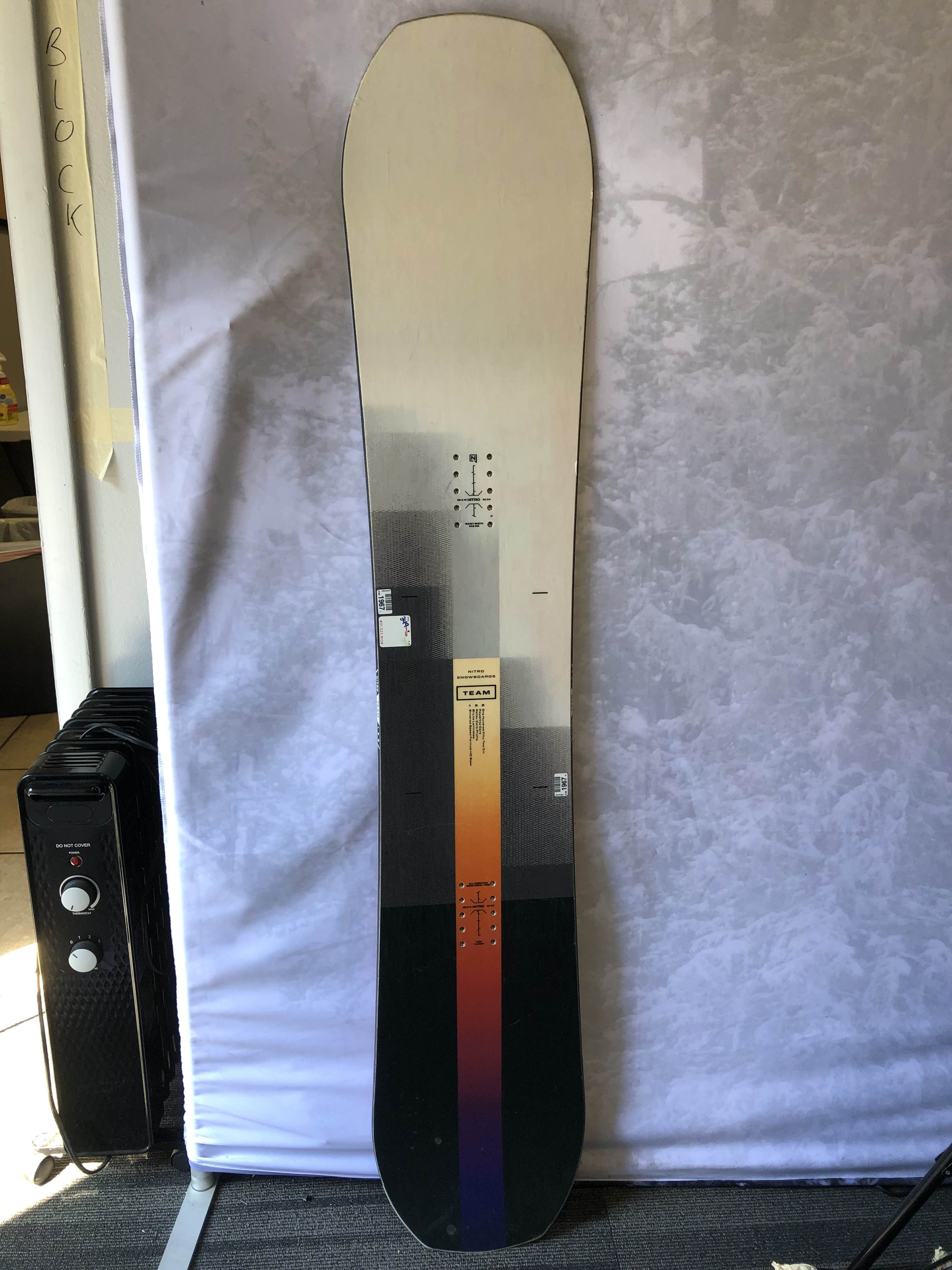 Used 2025 Nitro Team 152CM Snowboard
