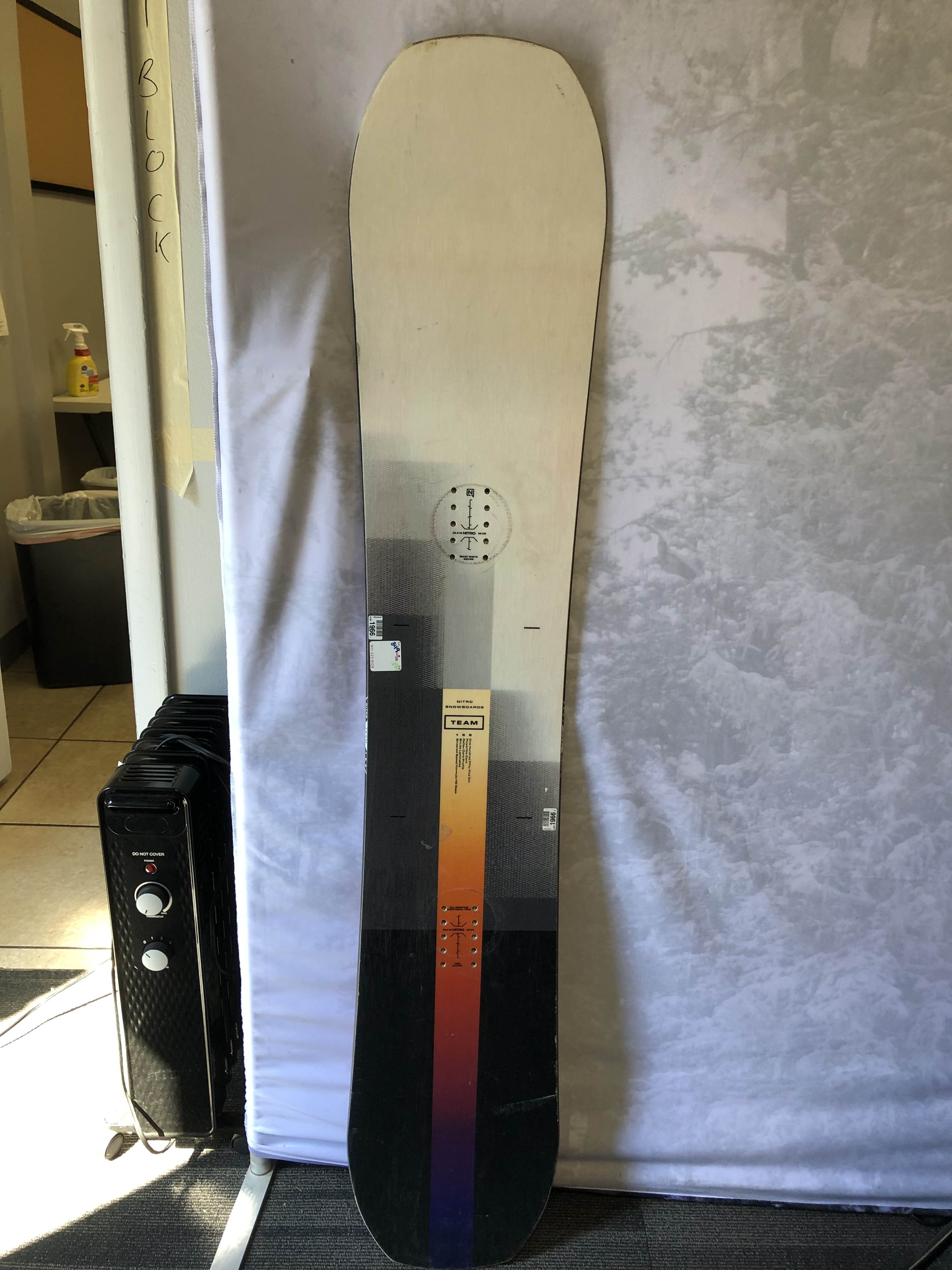 Used 2025 Nitro Team 155CM Snowboard