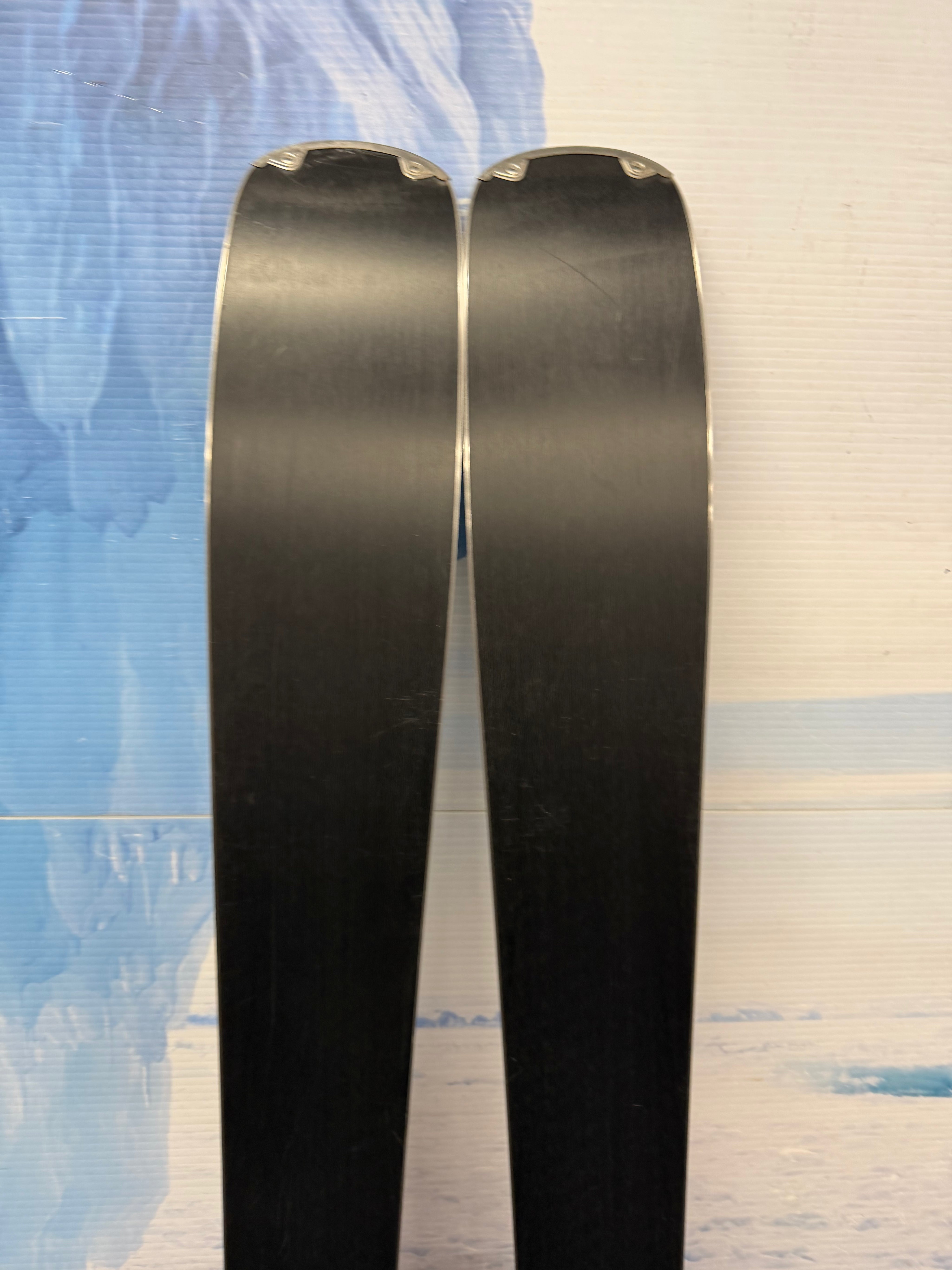 Lightly Used Elan Ripstick 88 R 161cm Skis w/ ELX 11 Binding