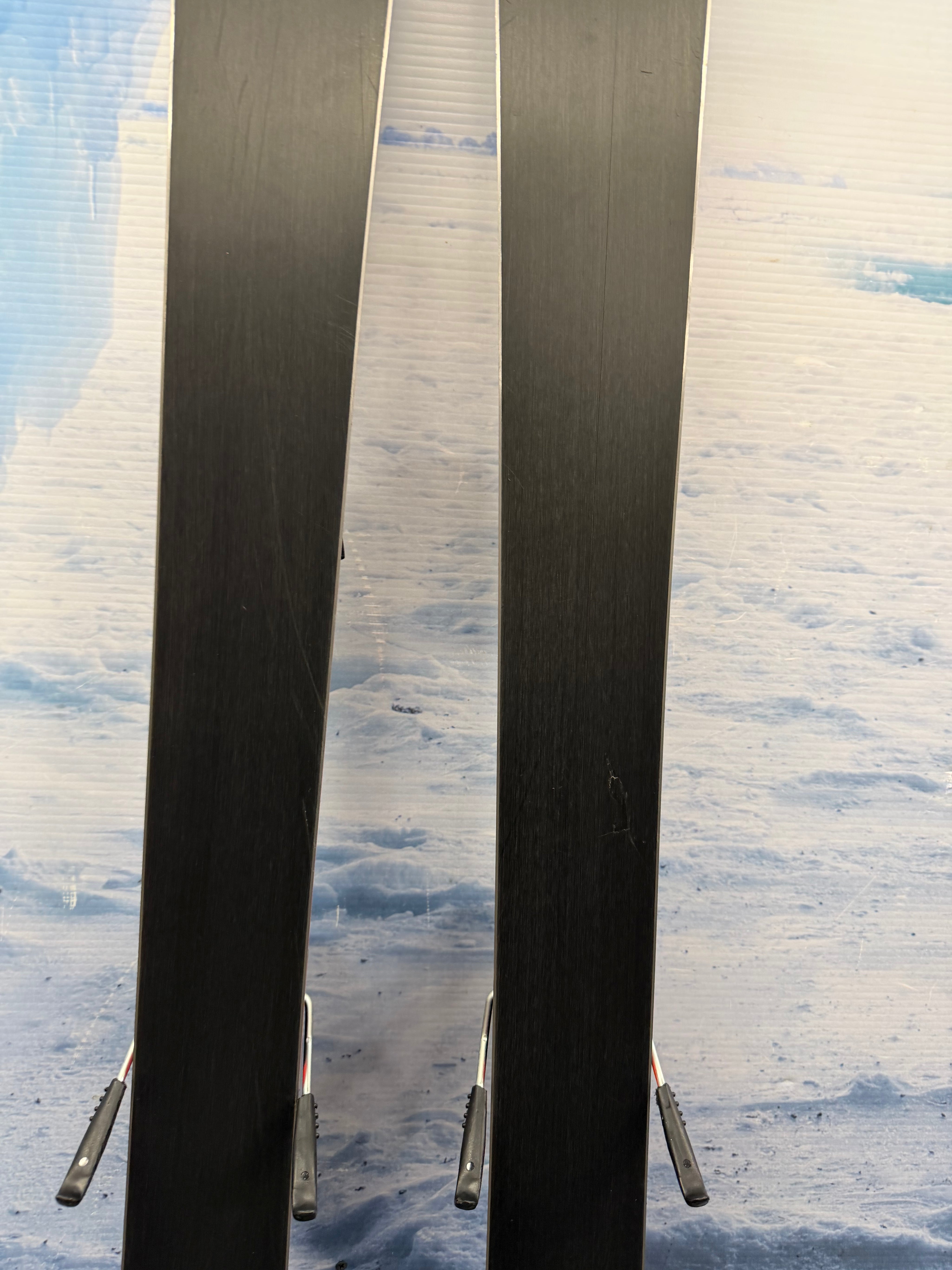 Lightly Used Elan Ripstick 88 R 161cm Skis w/ ELX 11 Binding