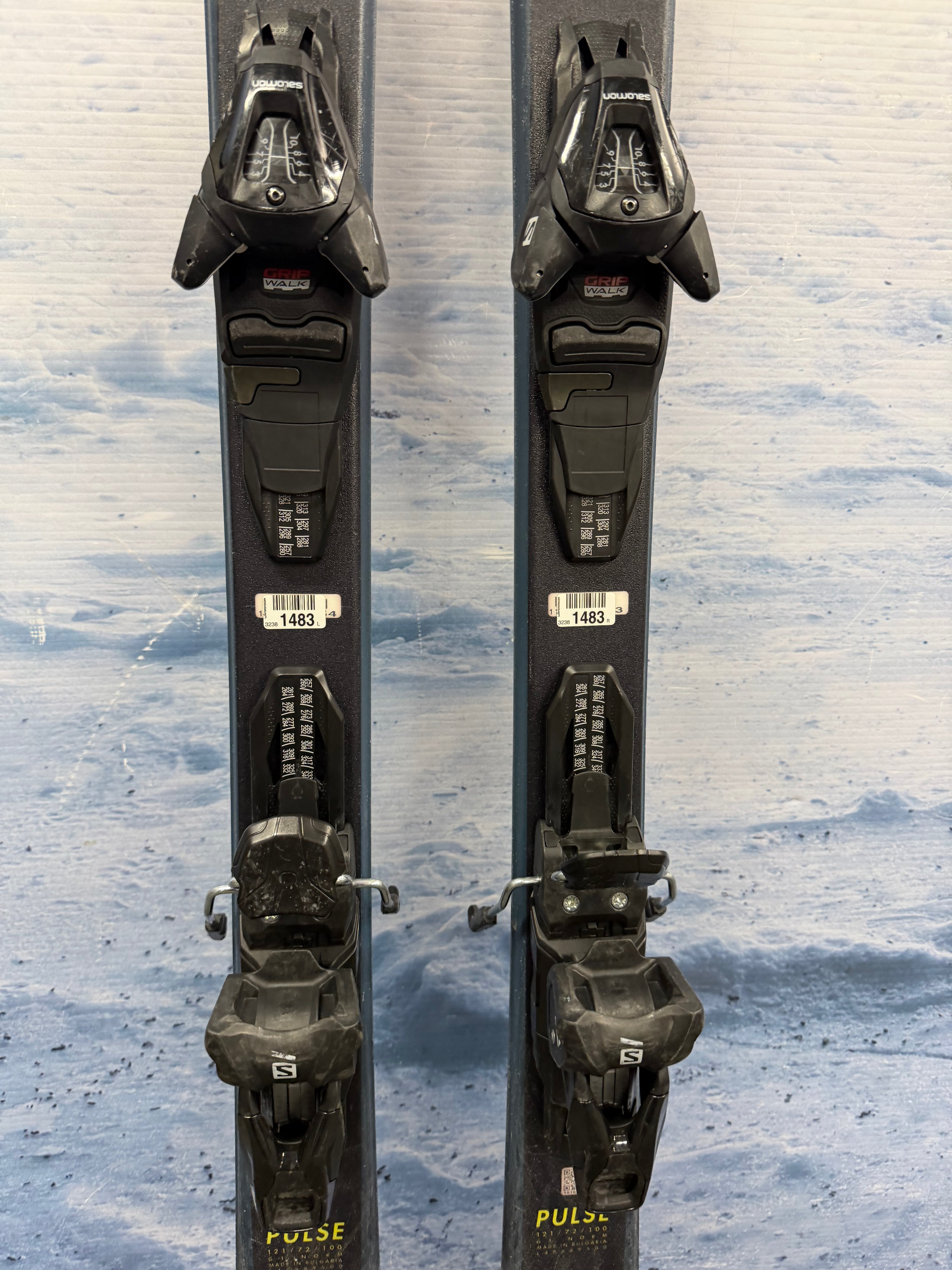 Used Salomon Pulse 160cm Skis w/ Salomon L10 Bindings