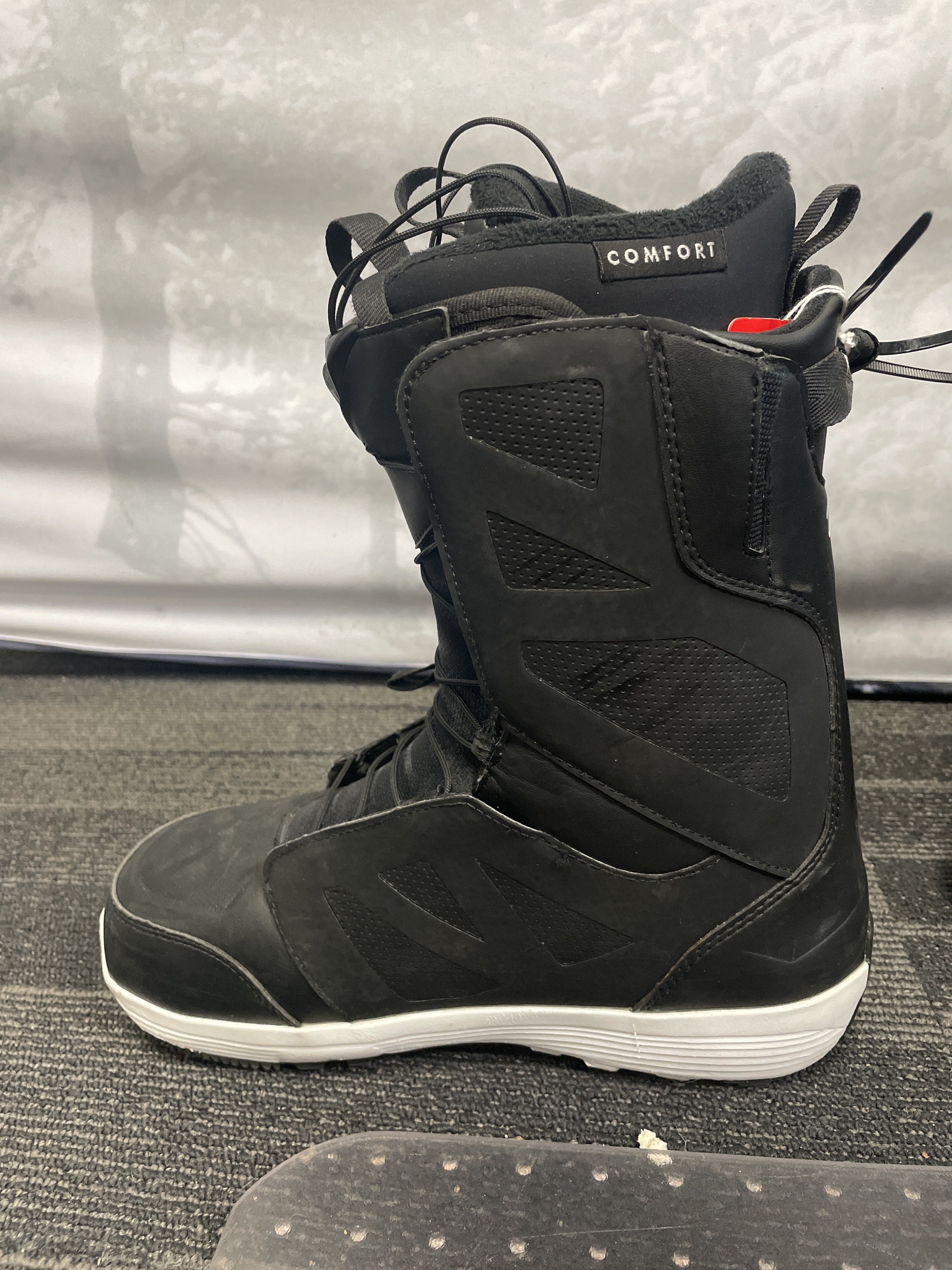 Used Salomon Launch Snowboard Boot 26.5MP