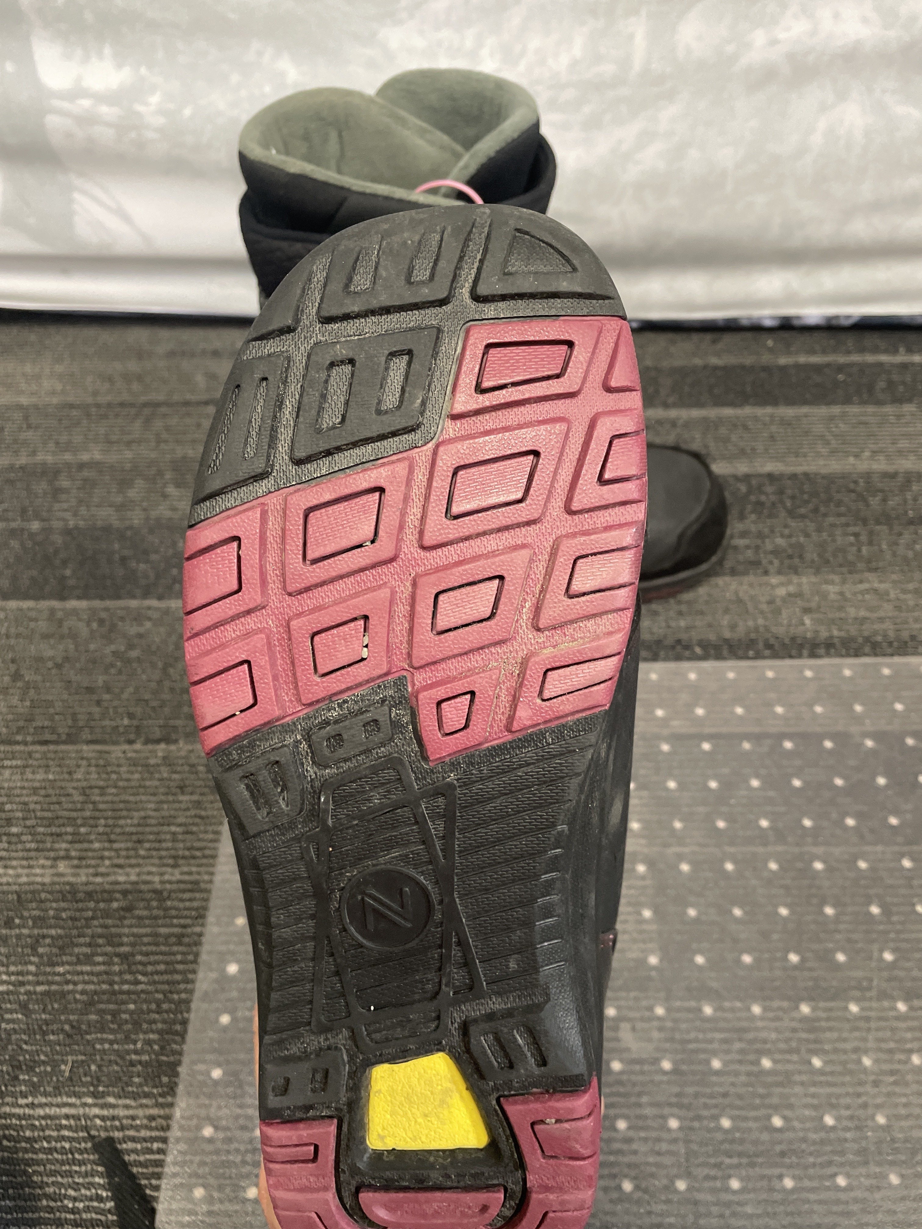 Used Nidecker Trinity BOA Snowboard Boot 26.5MP