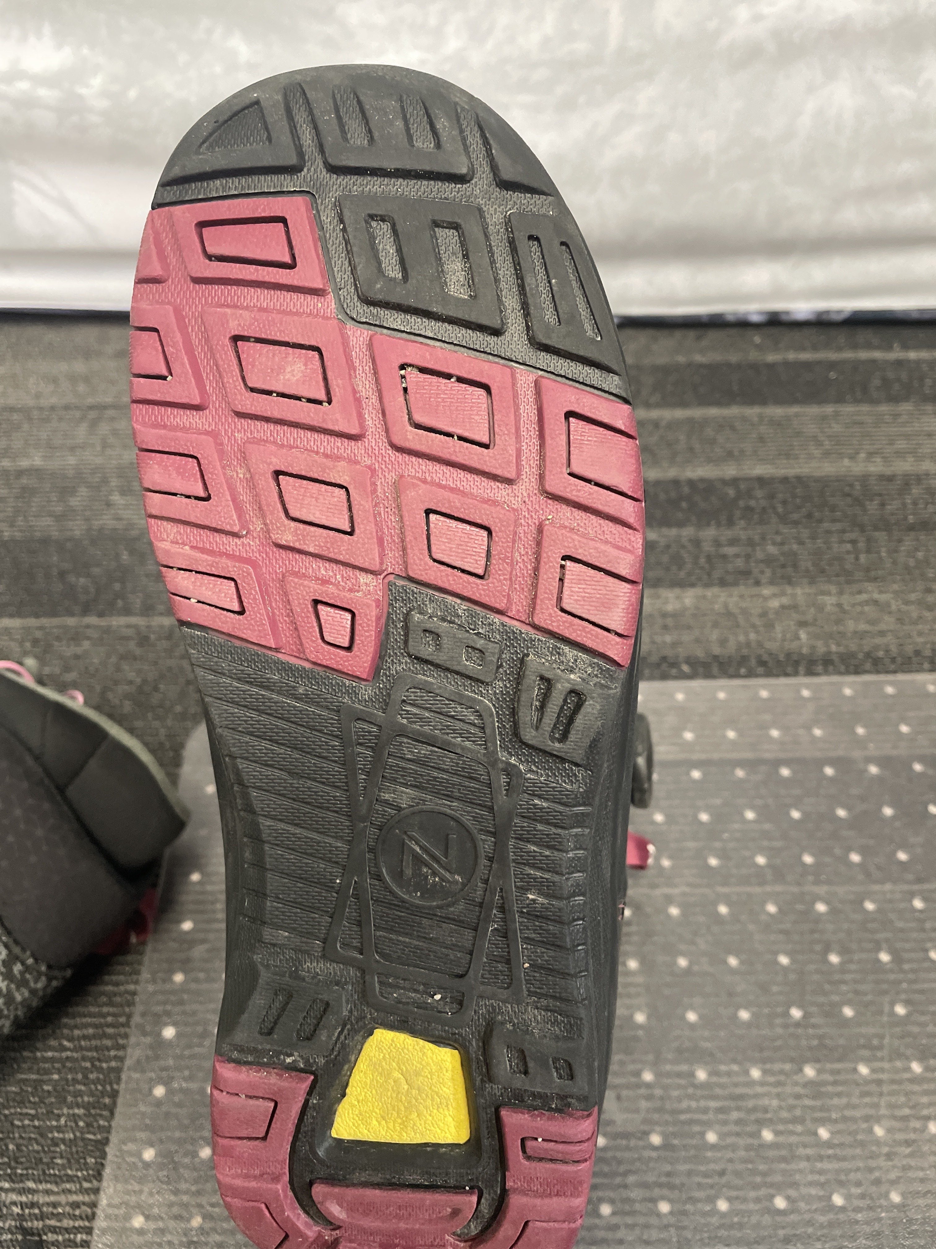 Used Nidecker Trinity BOA Snowboard Boot 26.5MP