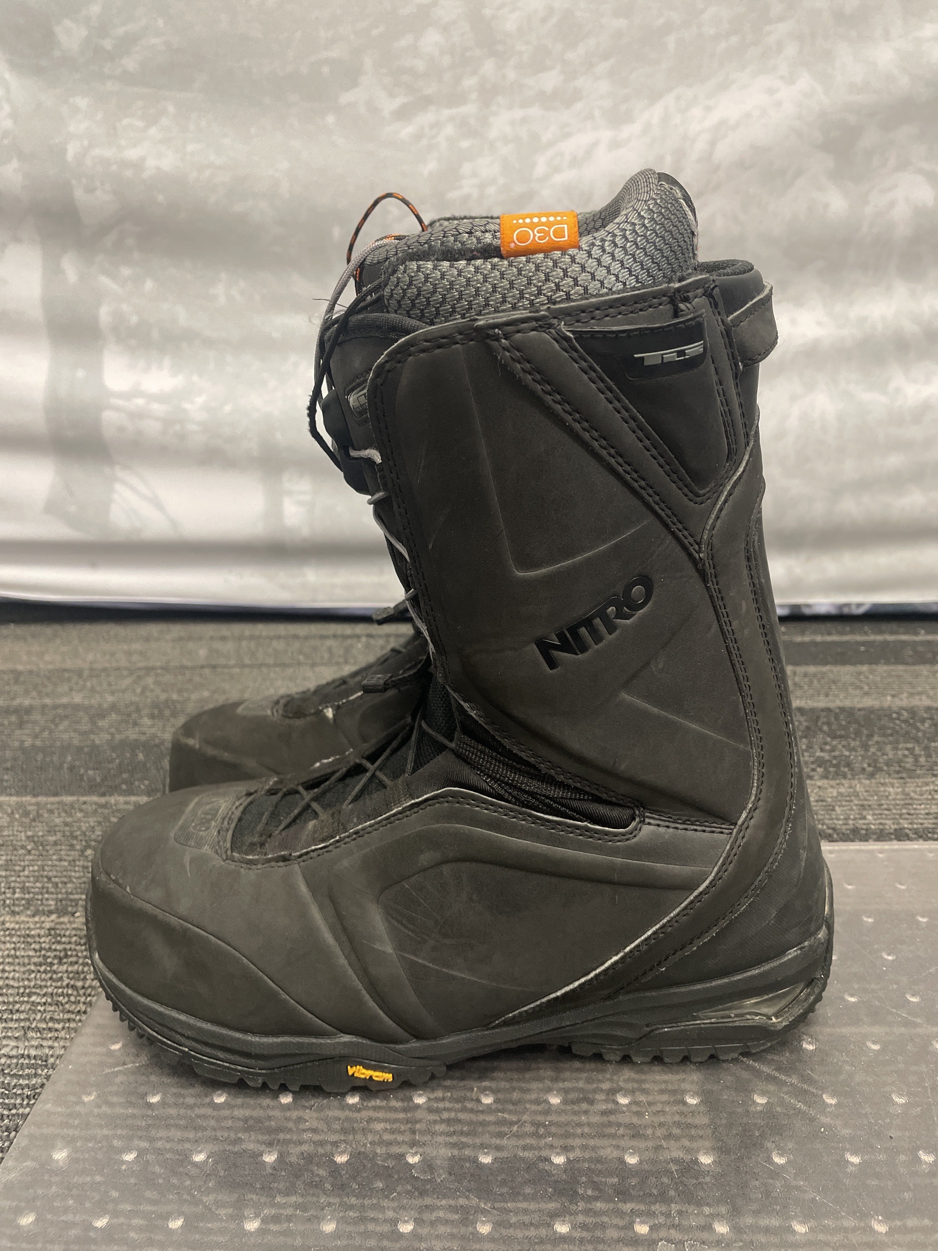 Used Nitro Team TSL Snowboard boot - 27.0