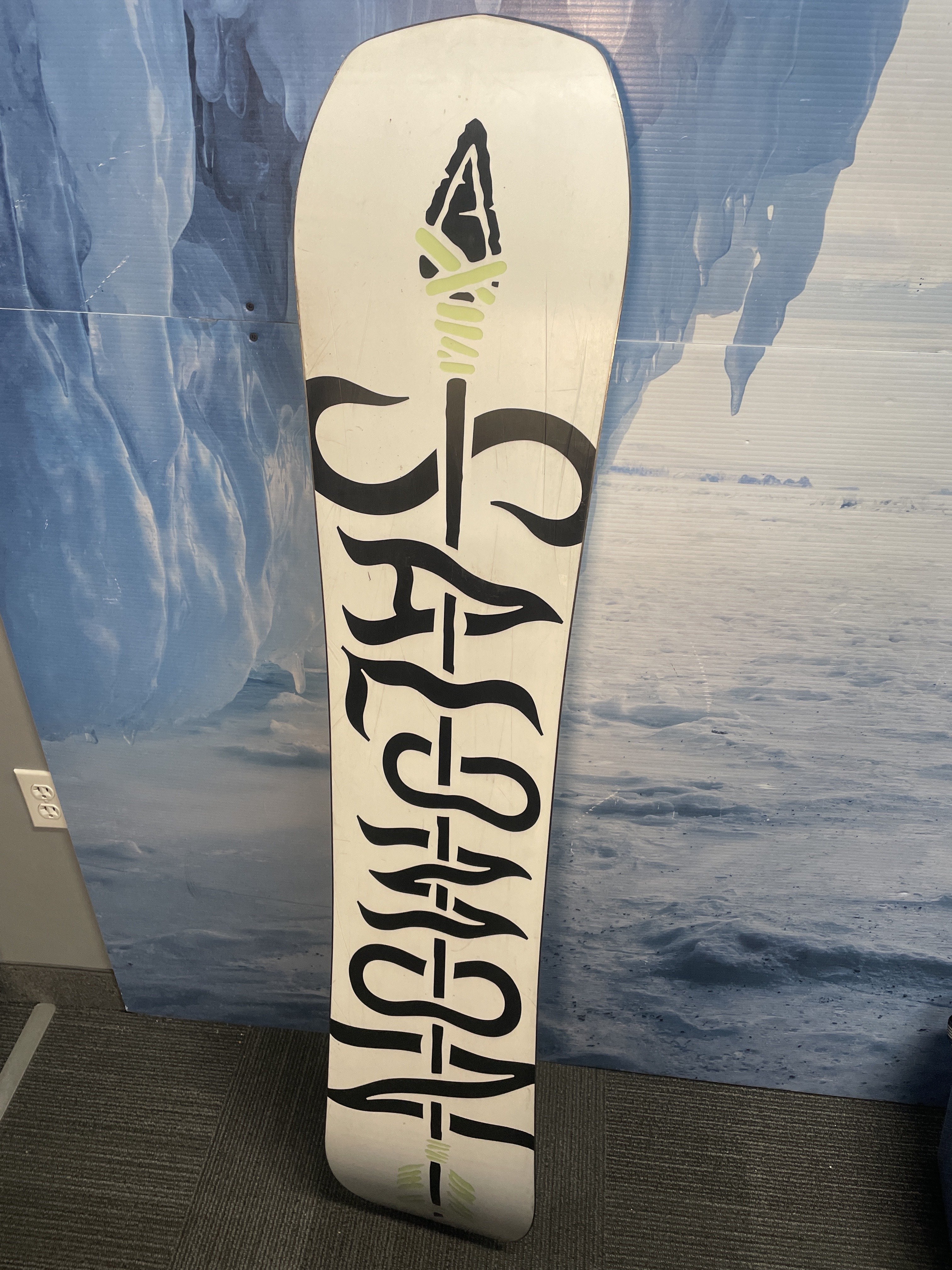 Used 2020 Salomon Assassin Snowboard-153