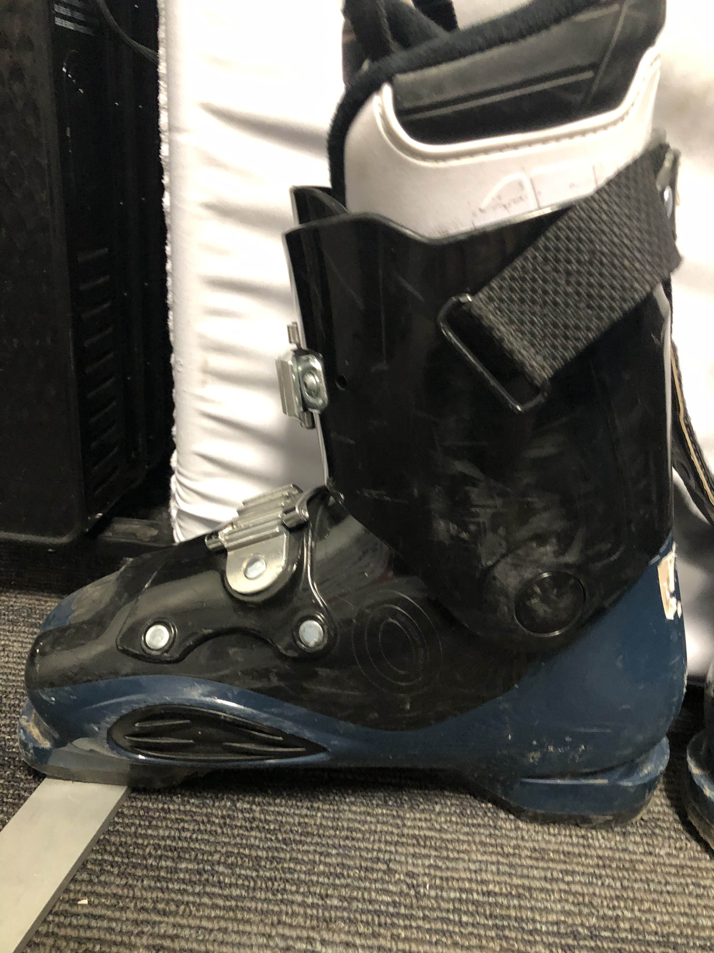 Used Atomic Livefit 90 Ski Boot - 26.5MP