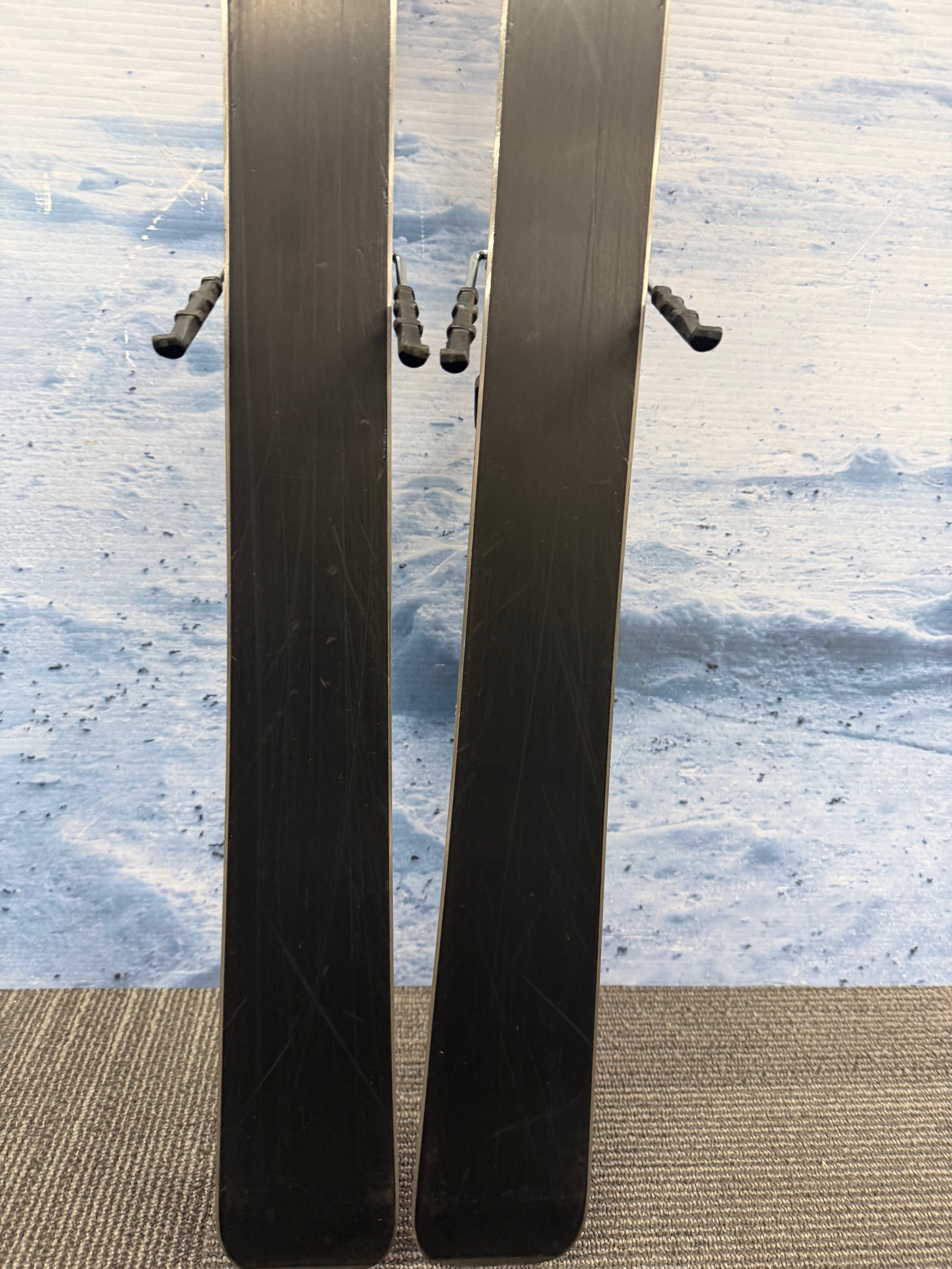 Used Head Shape VX 170cm Skis w/ Tyrolia SP10 Bindings