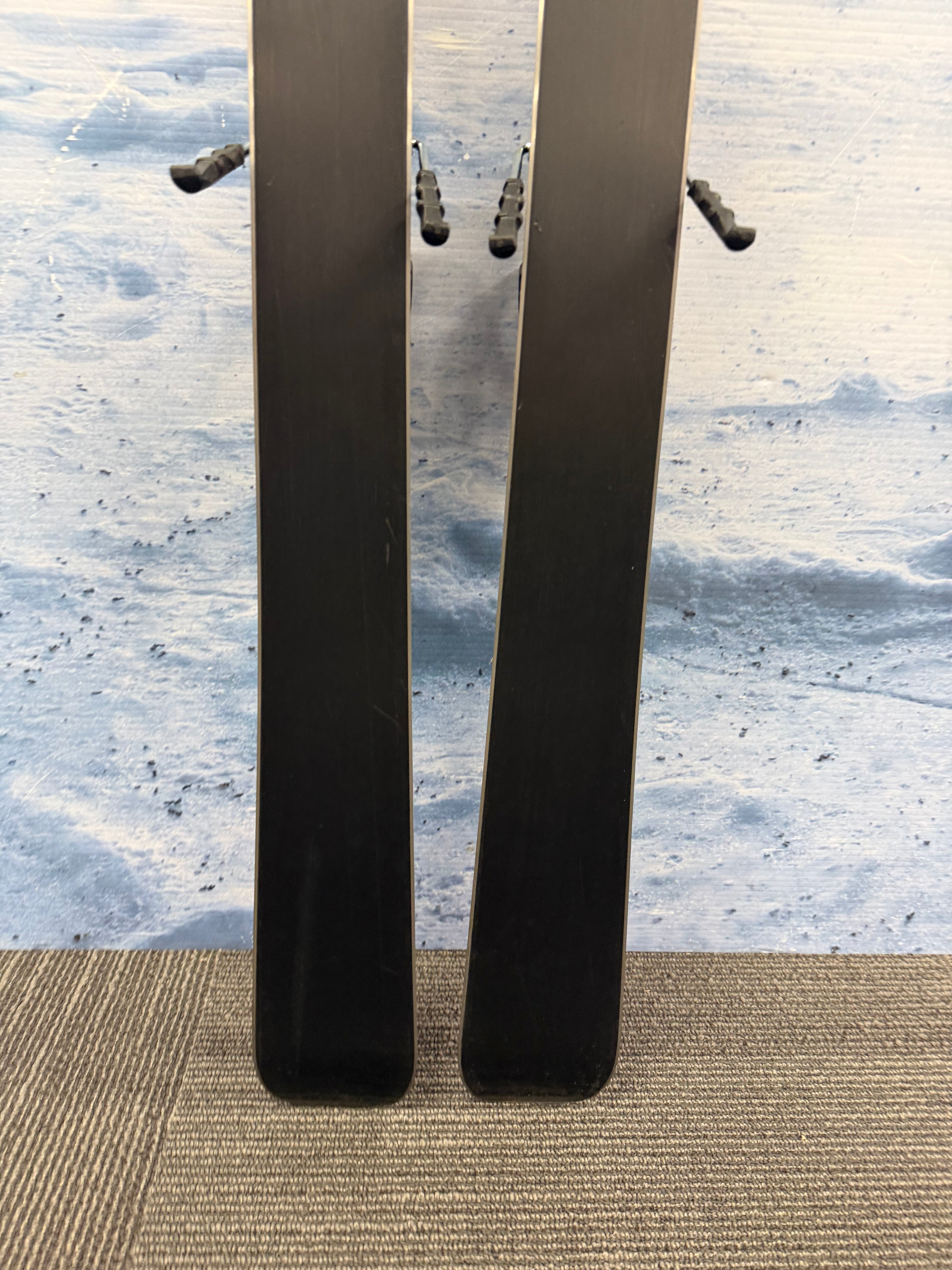 Used Head Shape VX 170cm Skis w/ Tyrolia SP10 Bindings