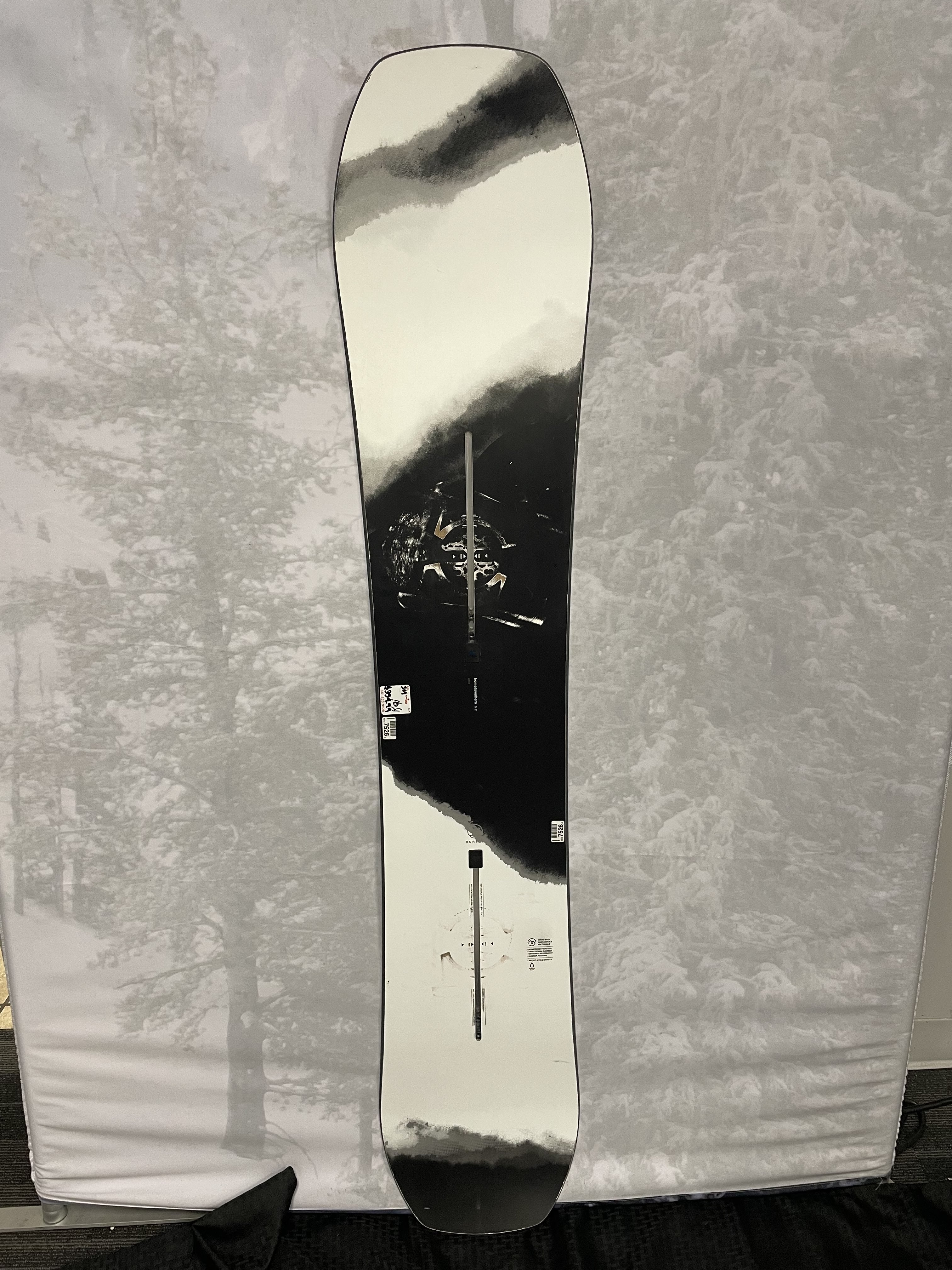 Used 2025 Burton Hometown Hero 152cm Snowboard