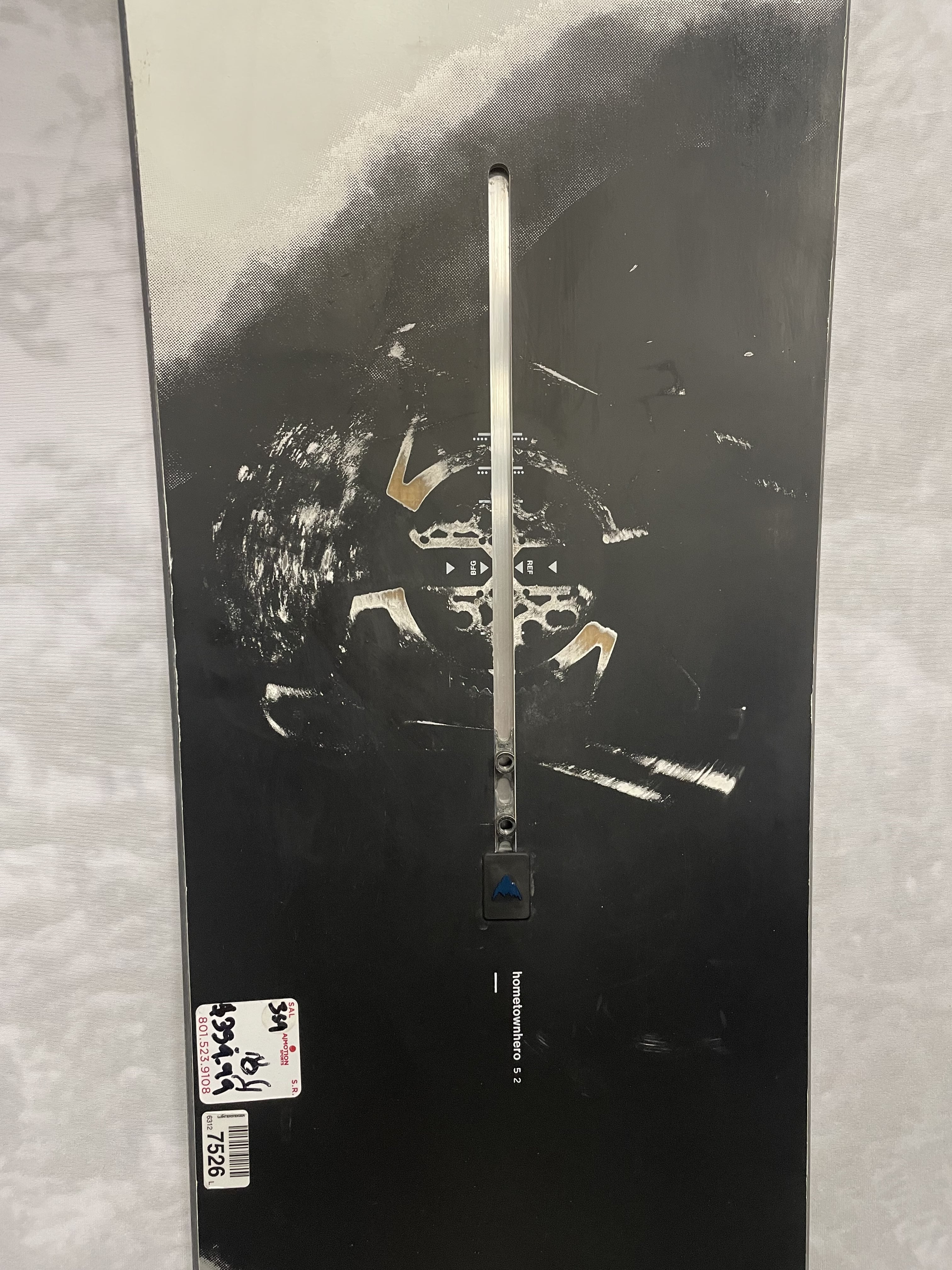 Used 2025 Burton Hometown Hero 152cm Snowboard