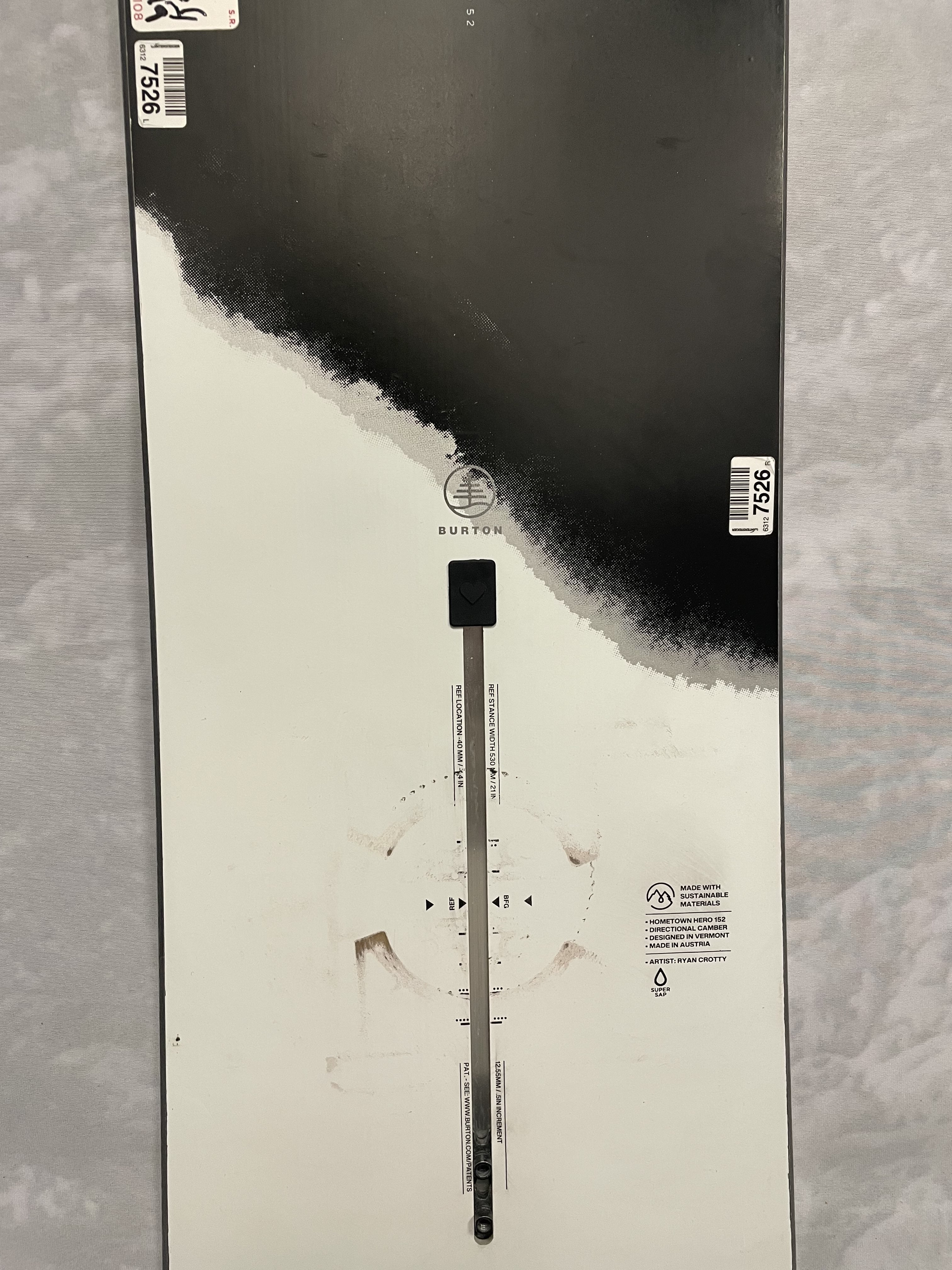 Used 2025 Burton Hometown Hero 152cm Snowboard