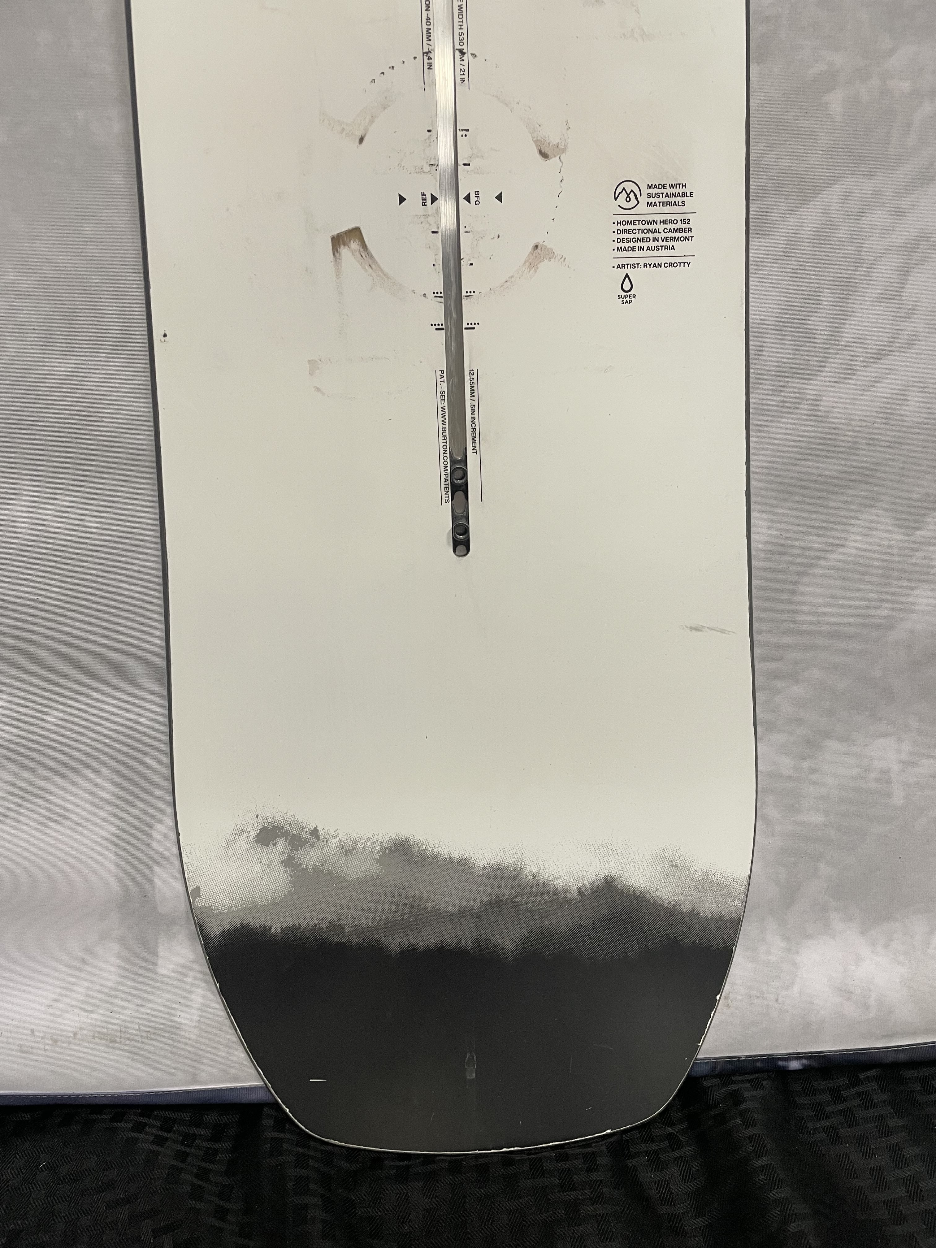 Used 2025 Burton Hometown Hero 152cm Snowboard
