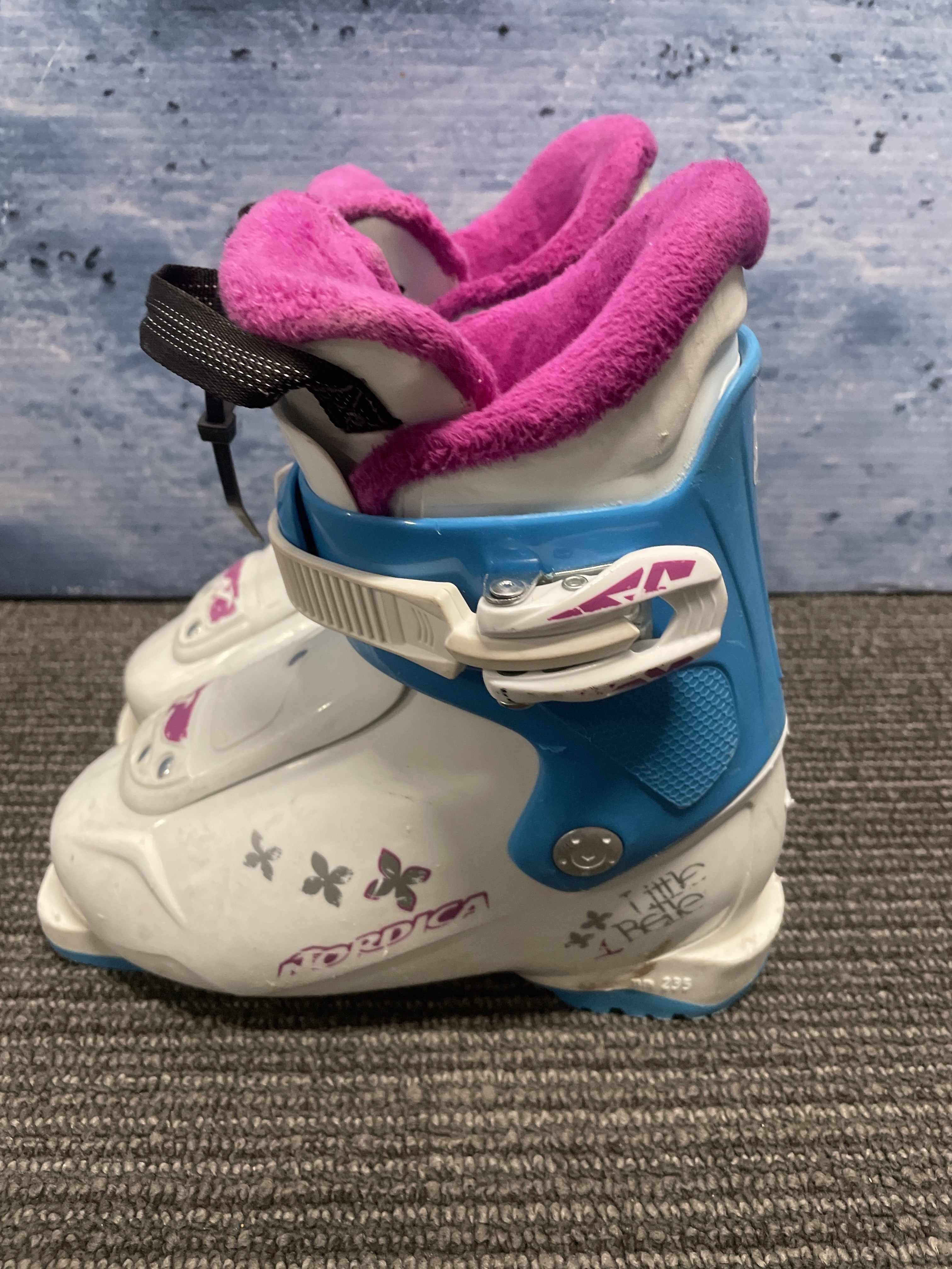 USED Nordica Little Belle 19.5 Ski Boots