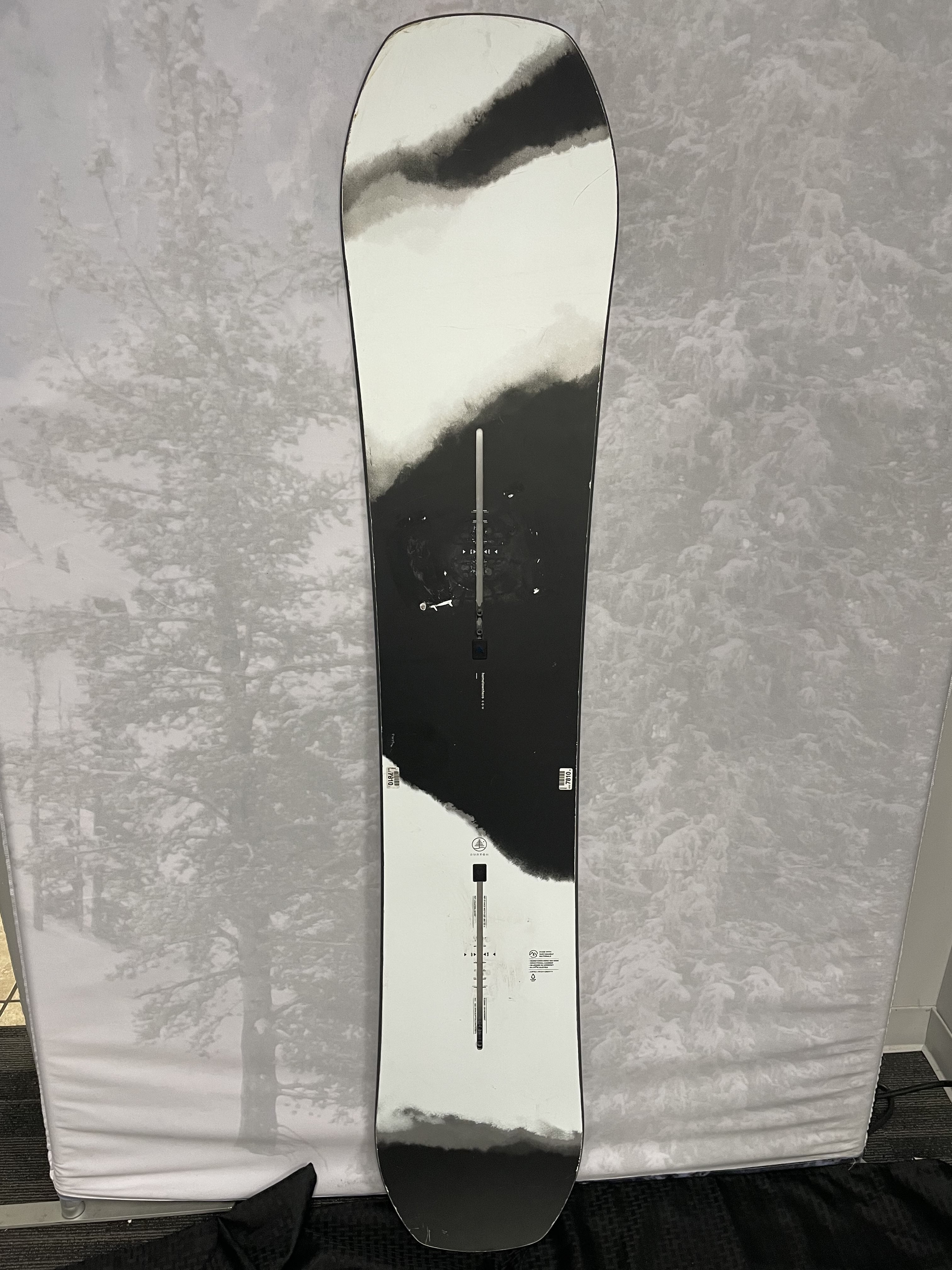 Used 2025 Burton Hometown Hero Wide 160cm Snowboard