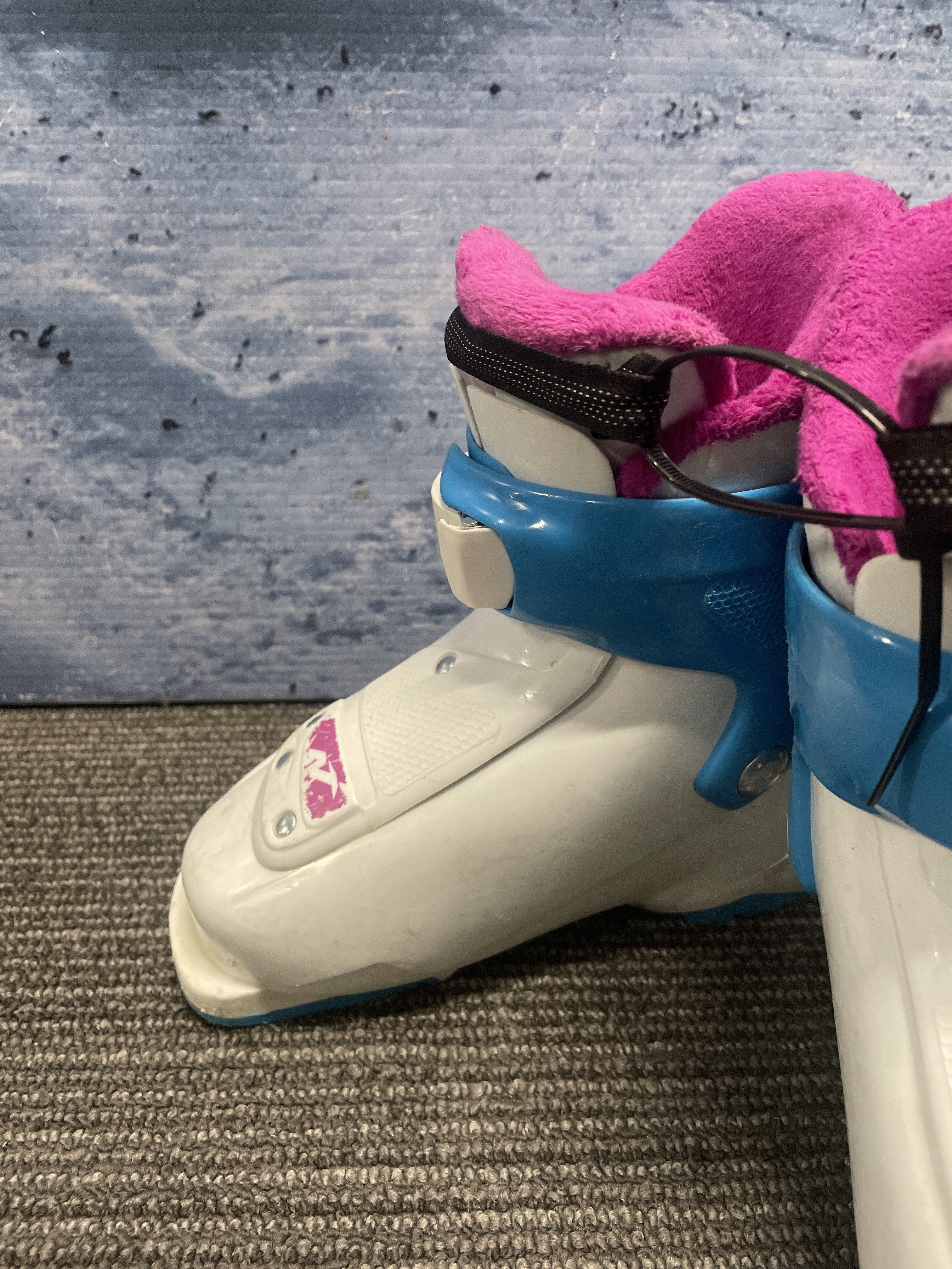 USED Nordica Little Belle 19.5 Ski Boots