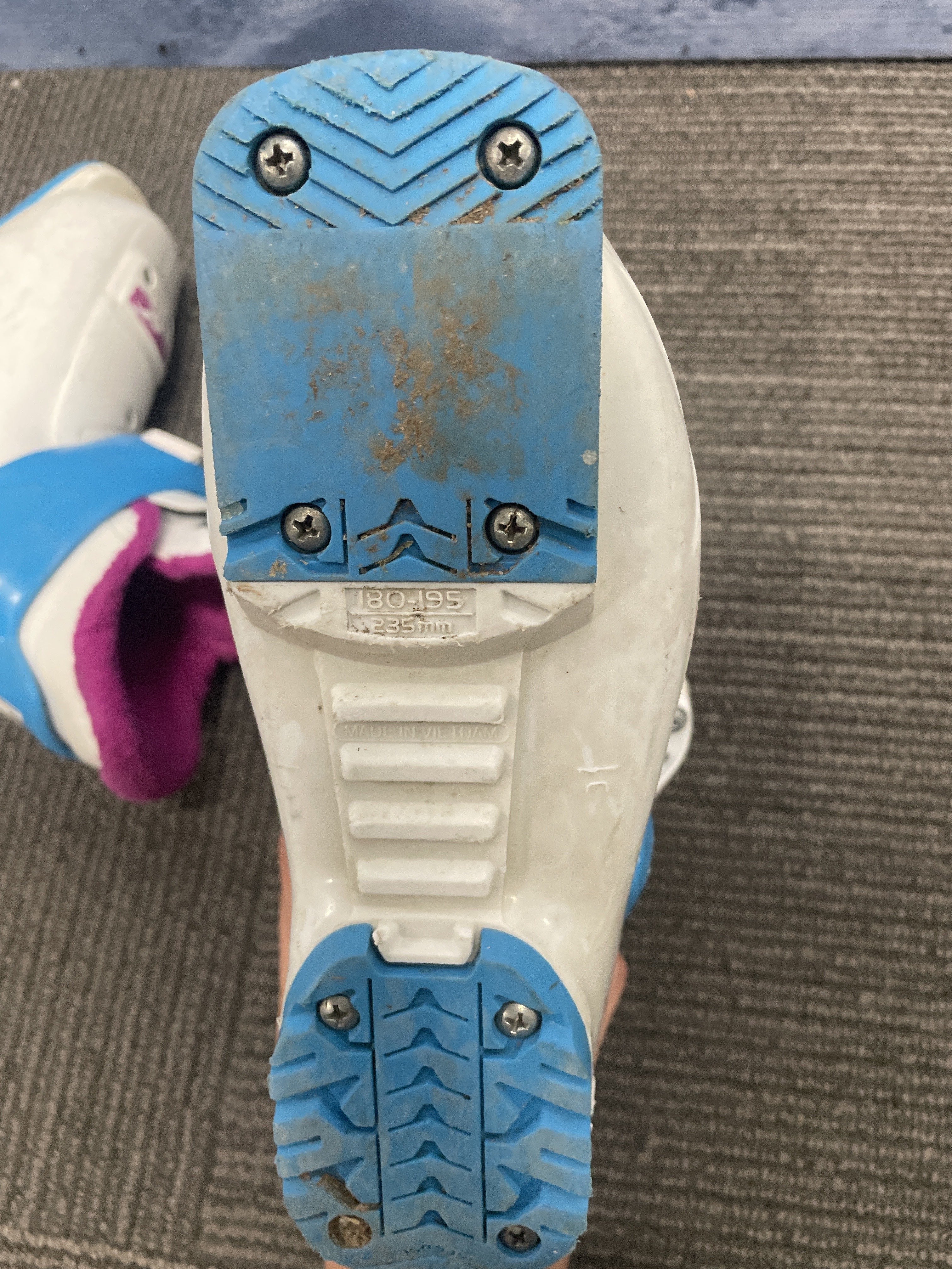 USED Nordica Little Belle 19.5 Ski Boots
