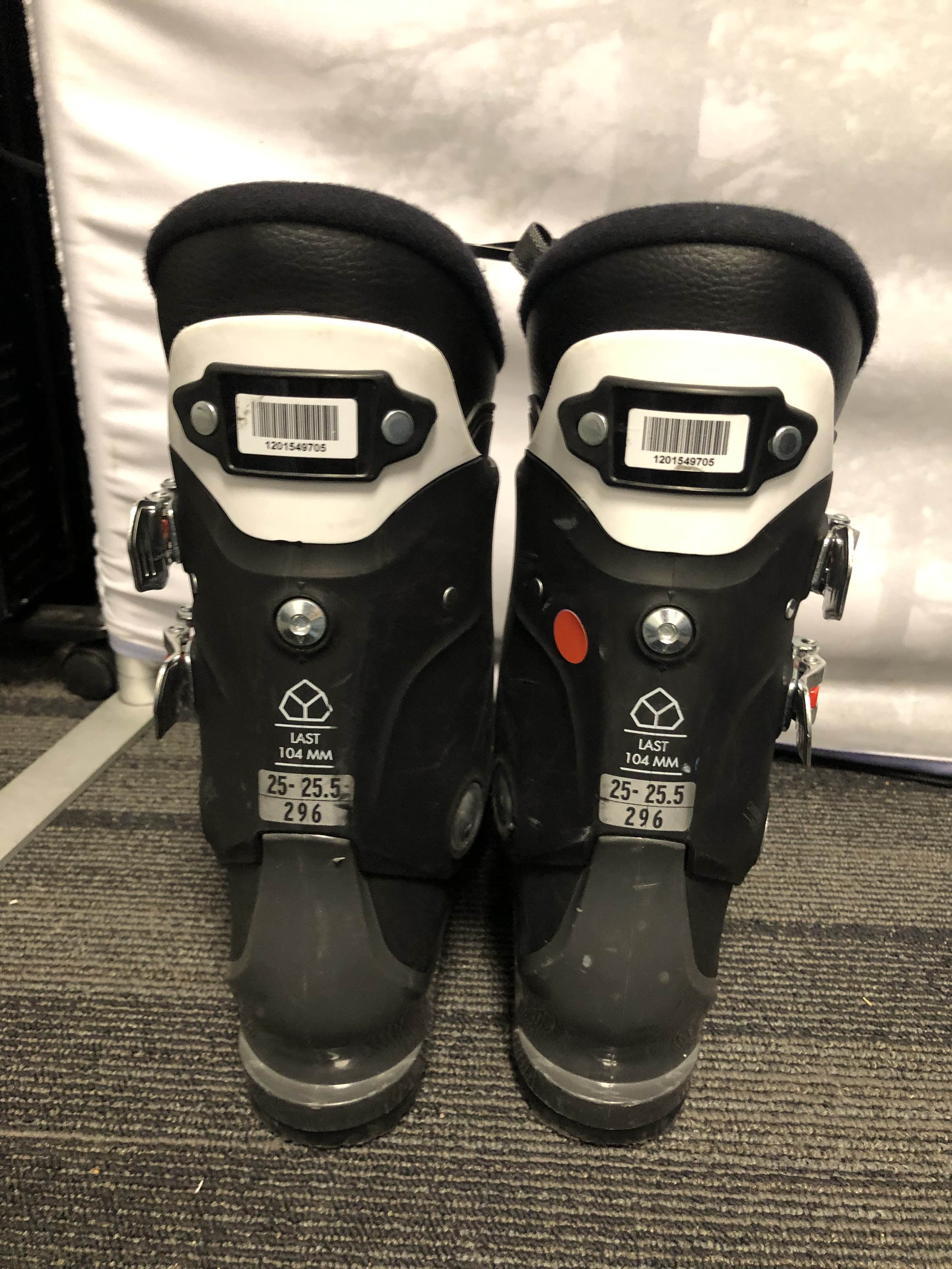 Used Salomon Distance 60 Ski Boot - 25.5MP