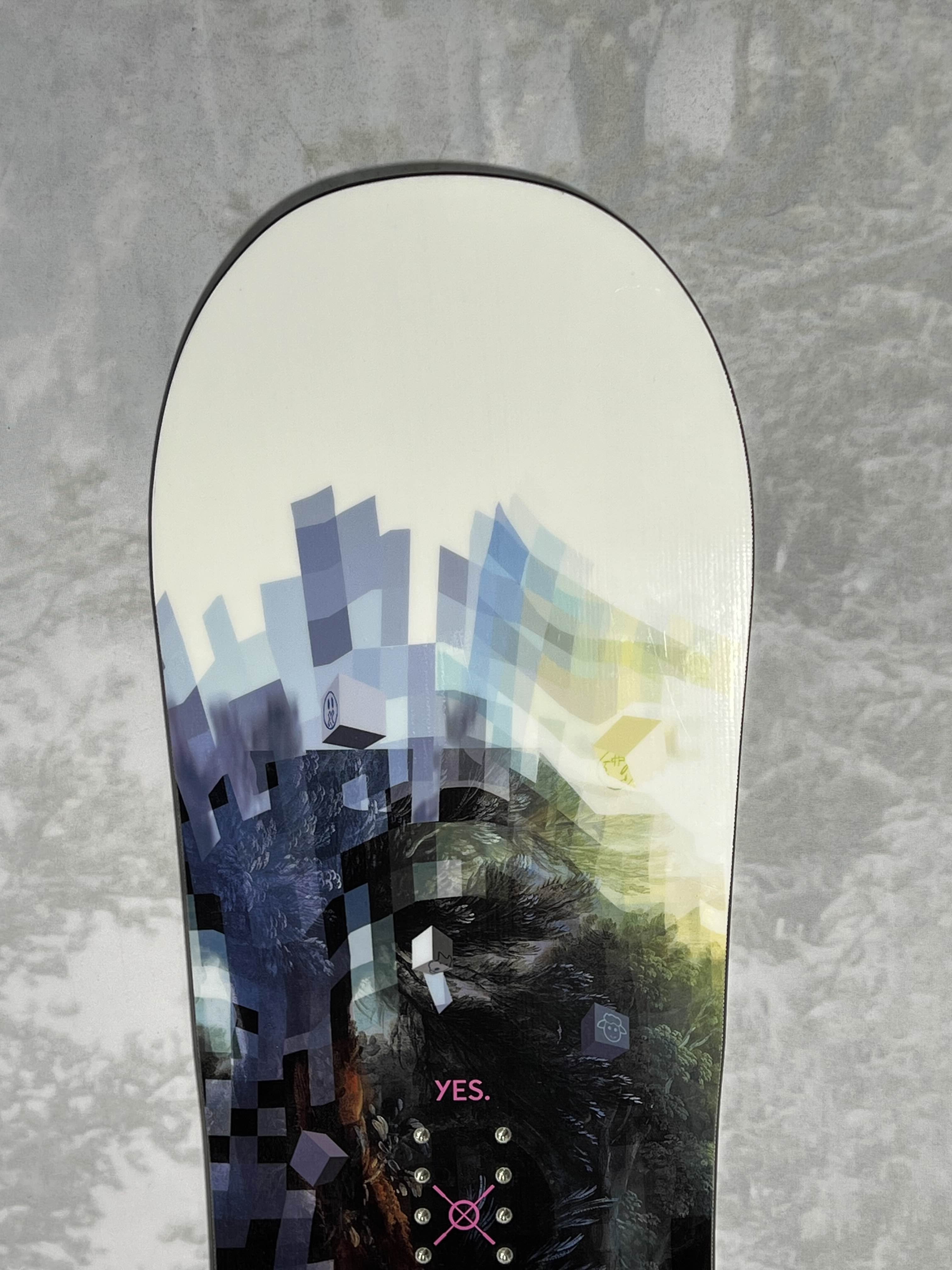 New 2024 YES. "Hel Yes" Women's Snowboard 152 cm
