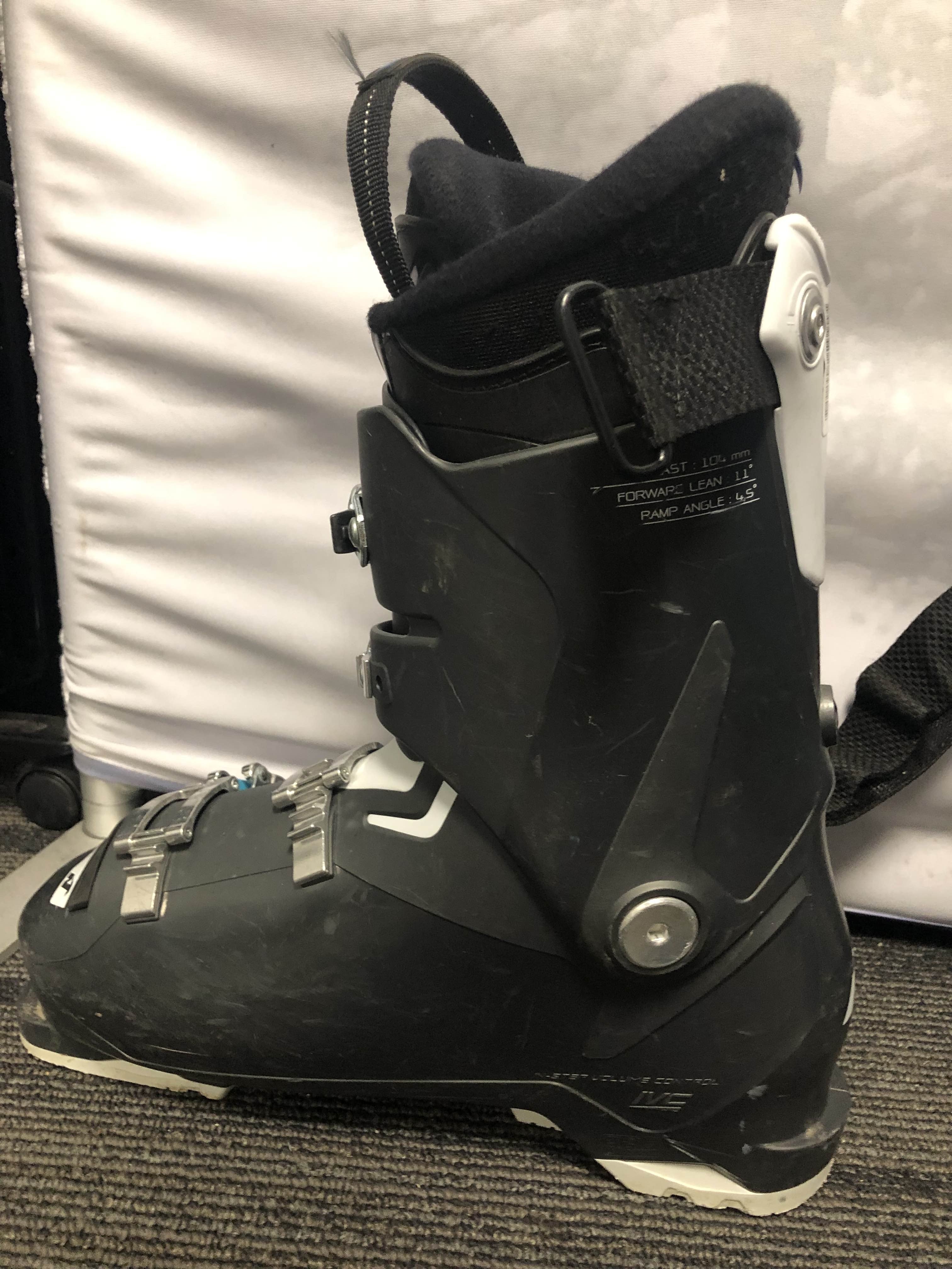 Used Nordica Cruise 75 W RSki Boot 27.5MP