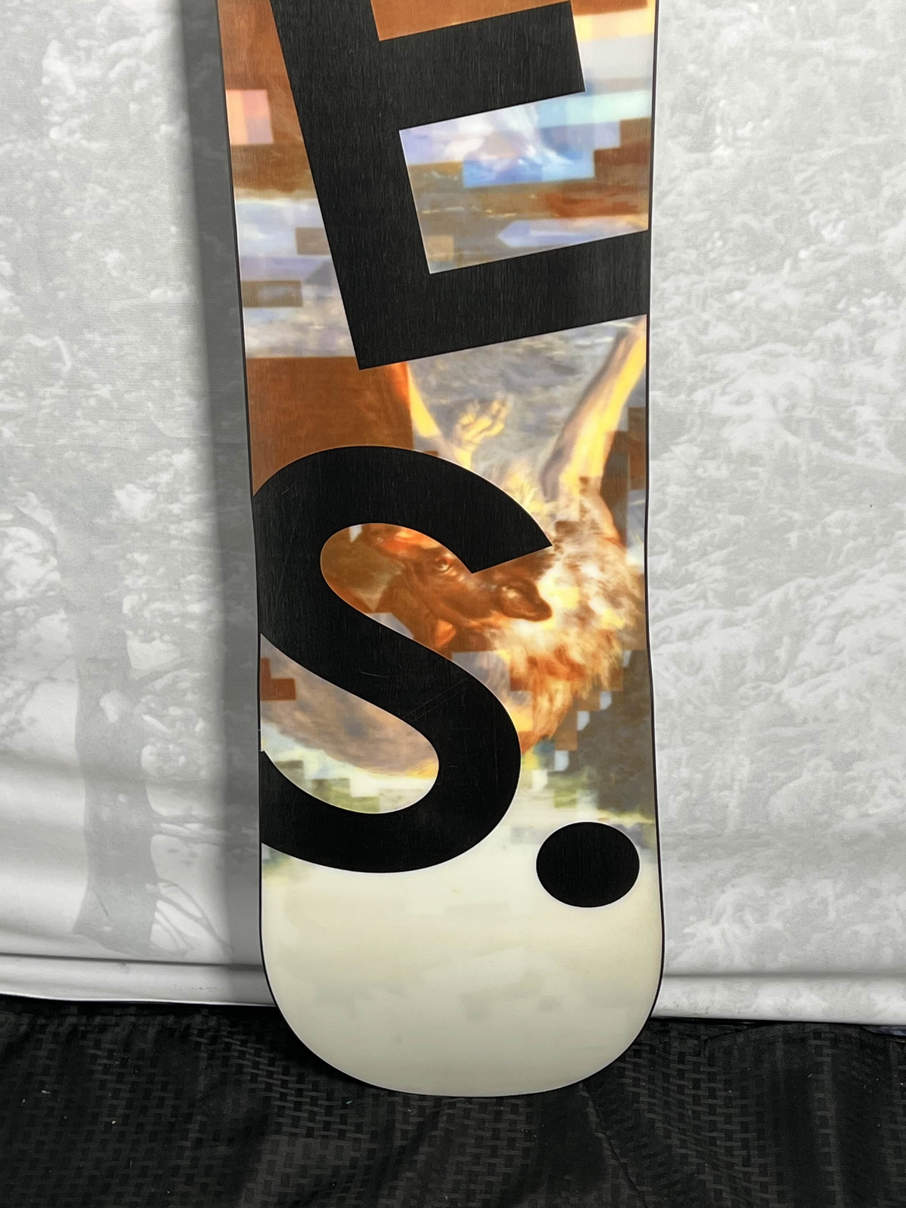 New 2024 YES. "Hel Yes" Women's Snowboard 152 cm