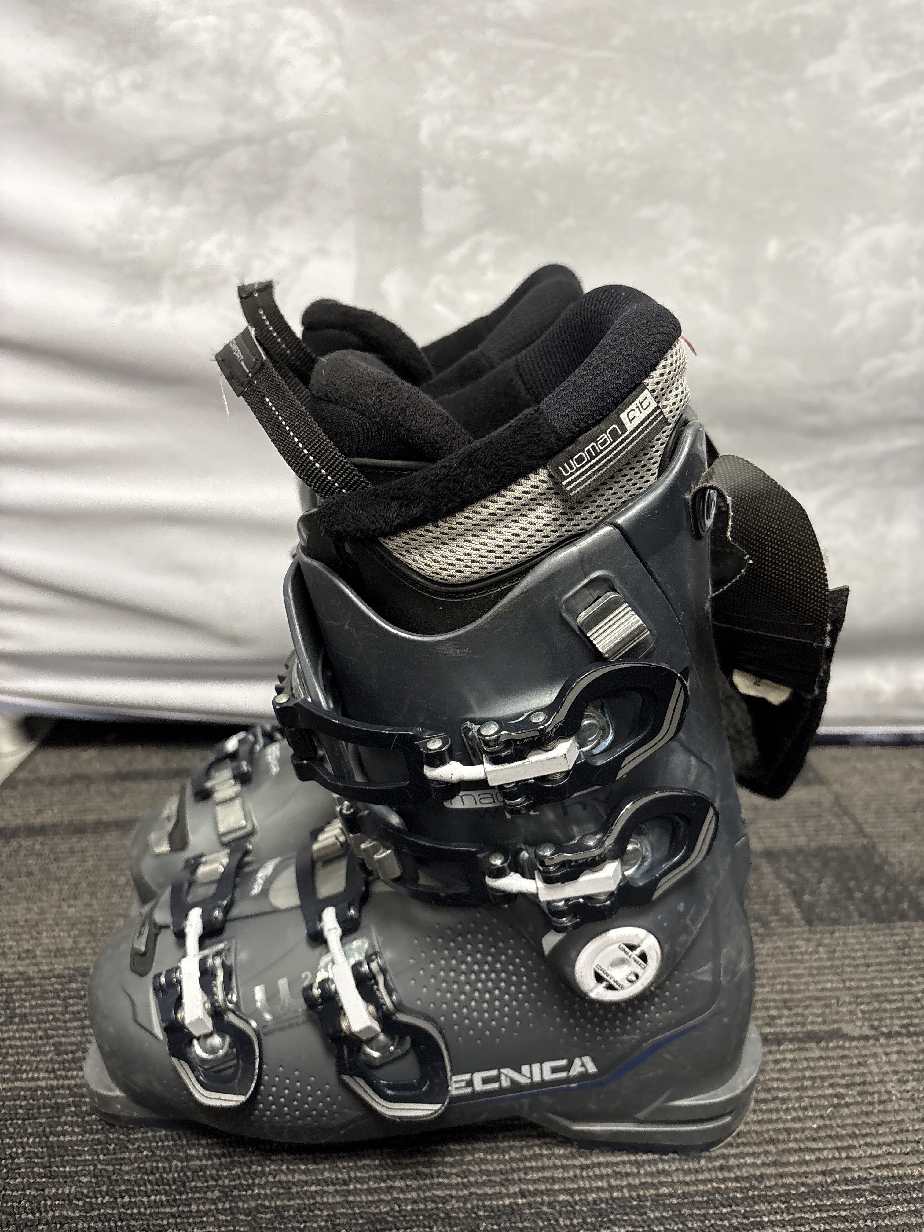 Used Tecnica Mach Sport 24.5 Ski Boot