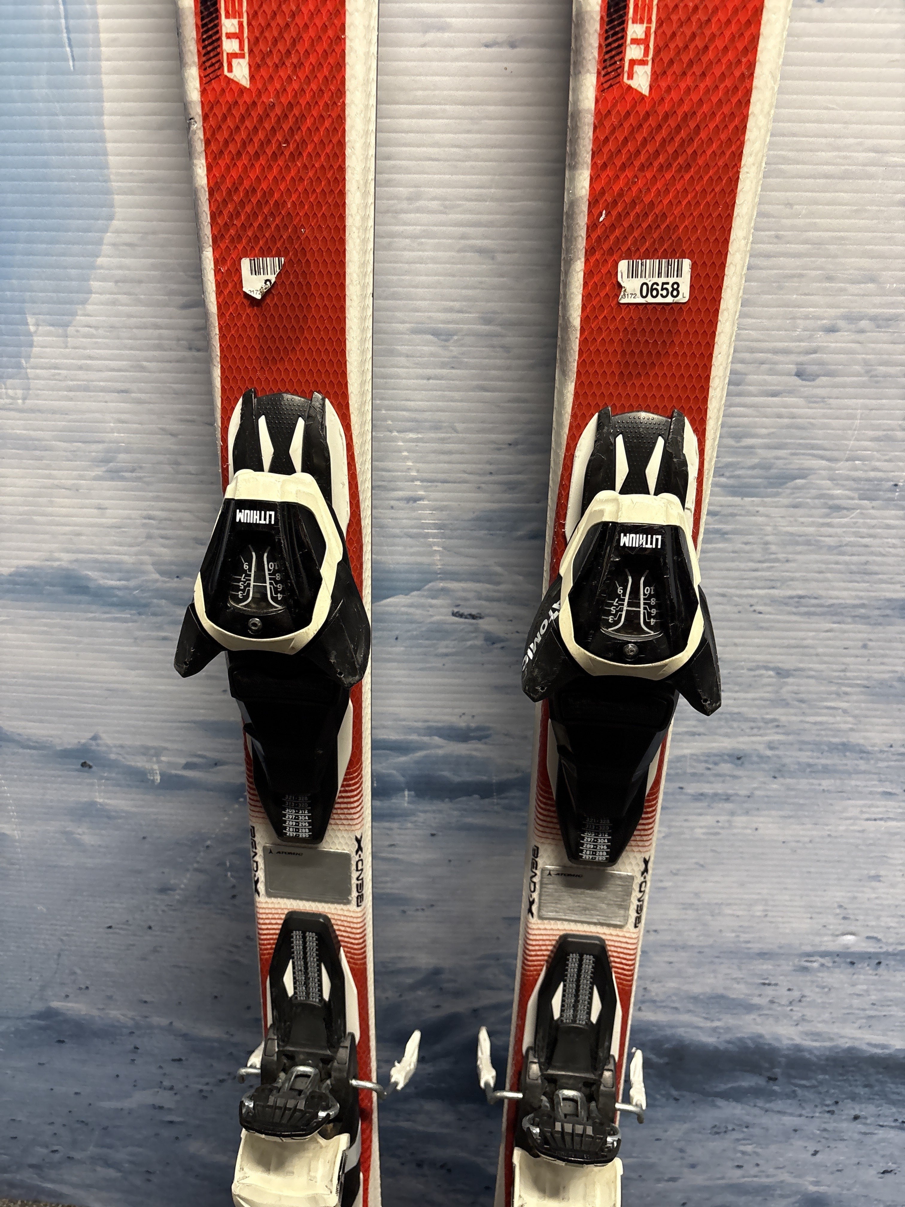 Used Atomic Etl Men's Ski w/ Atomic Lithium 10 Demo Bindings - 154CM