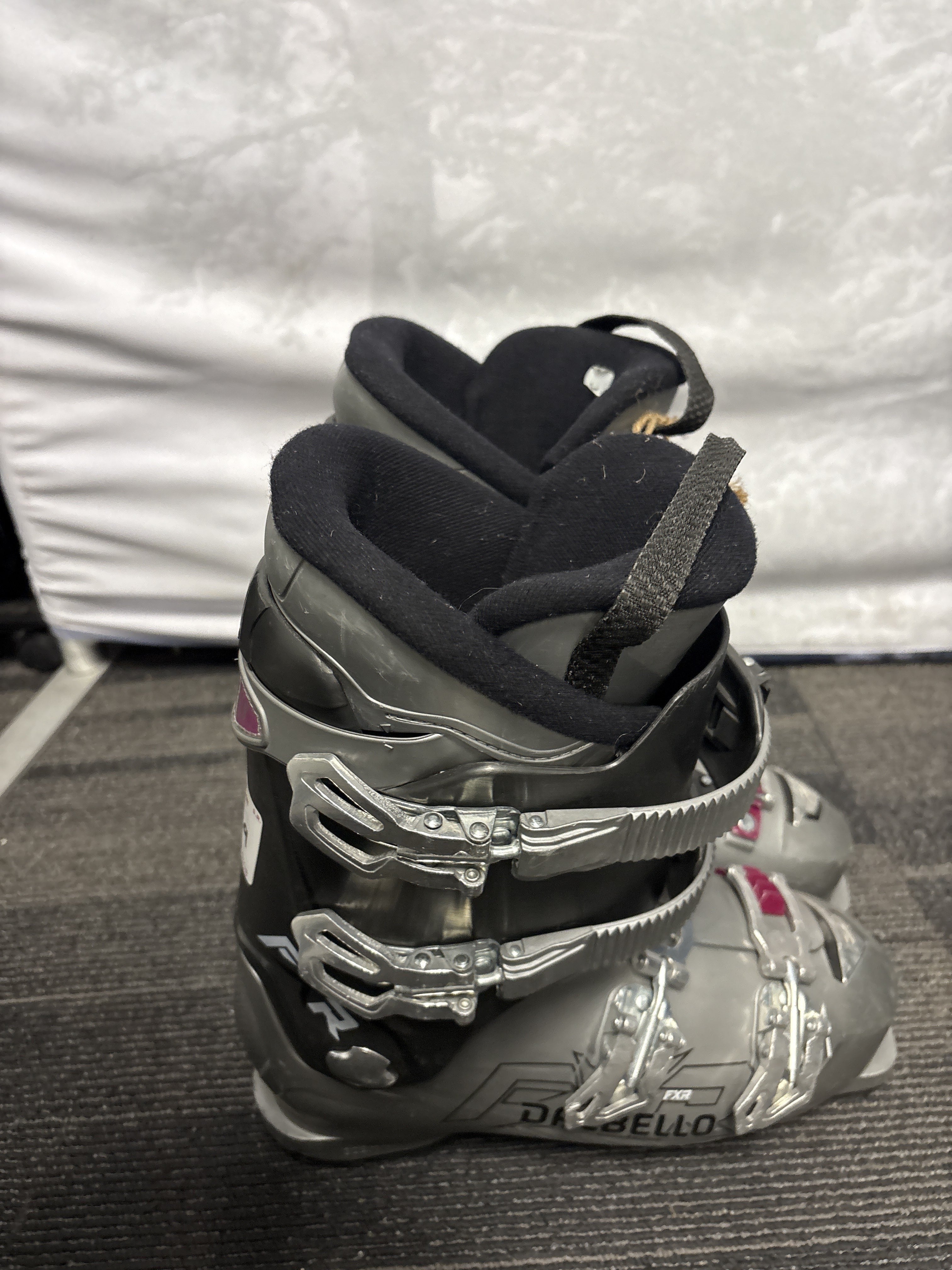 USED Dalbello FXR 25.5 Ski Boot