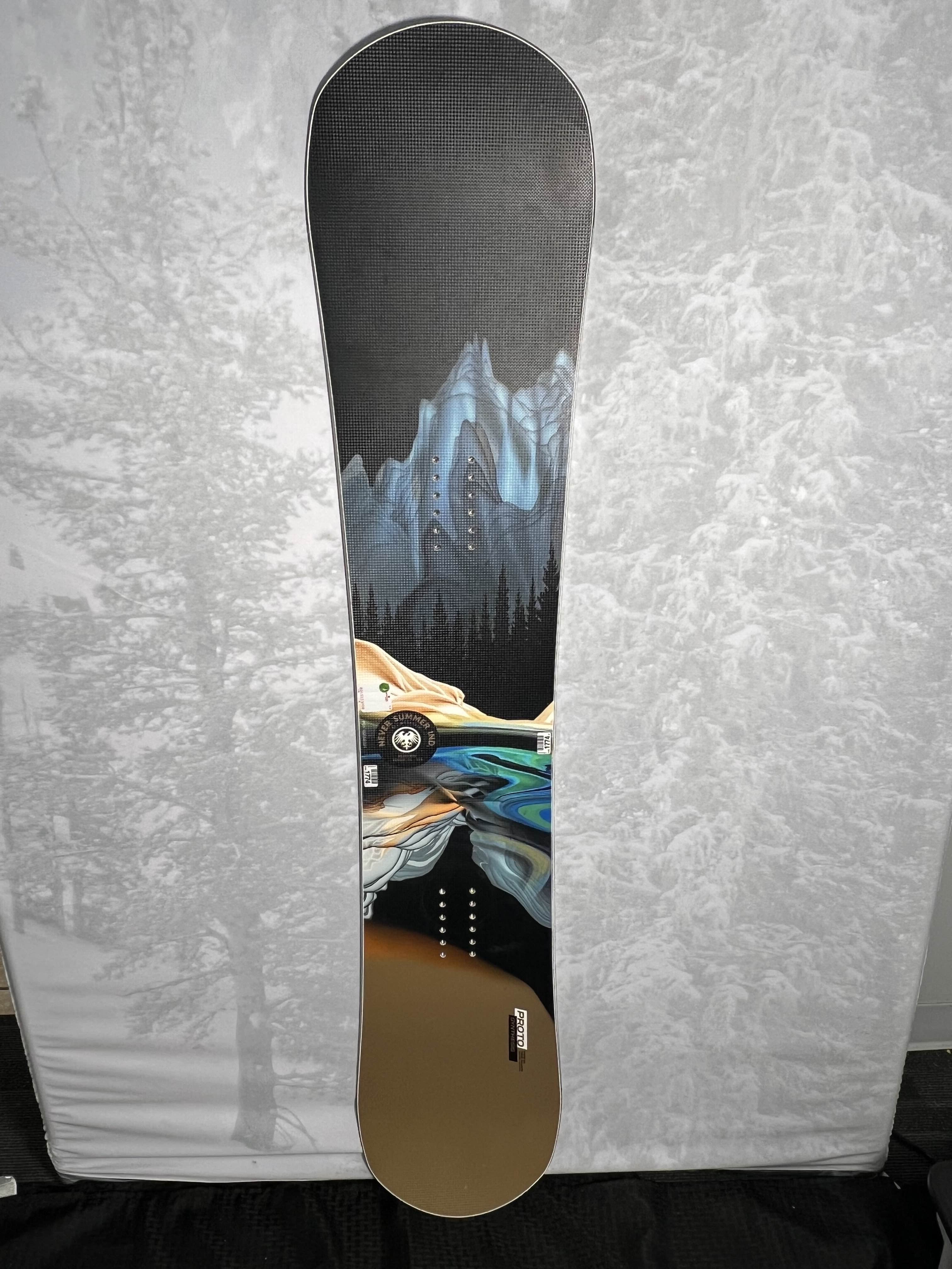 Lighly Used 2024 Never Summer Proto Synthesis 152CM Snowboard