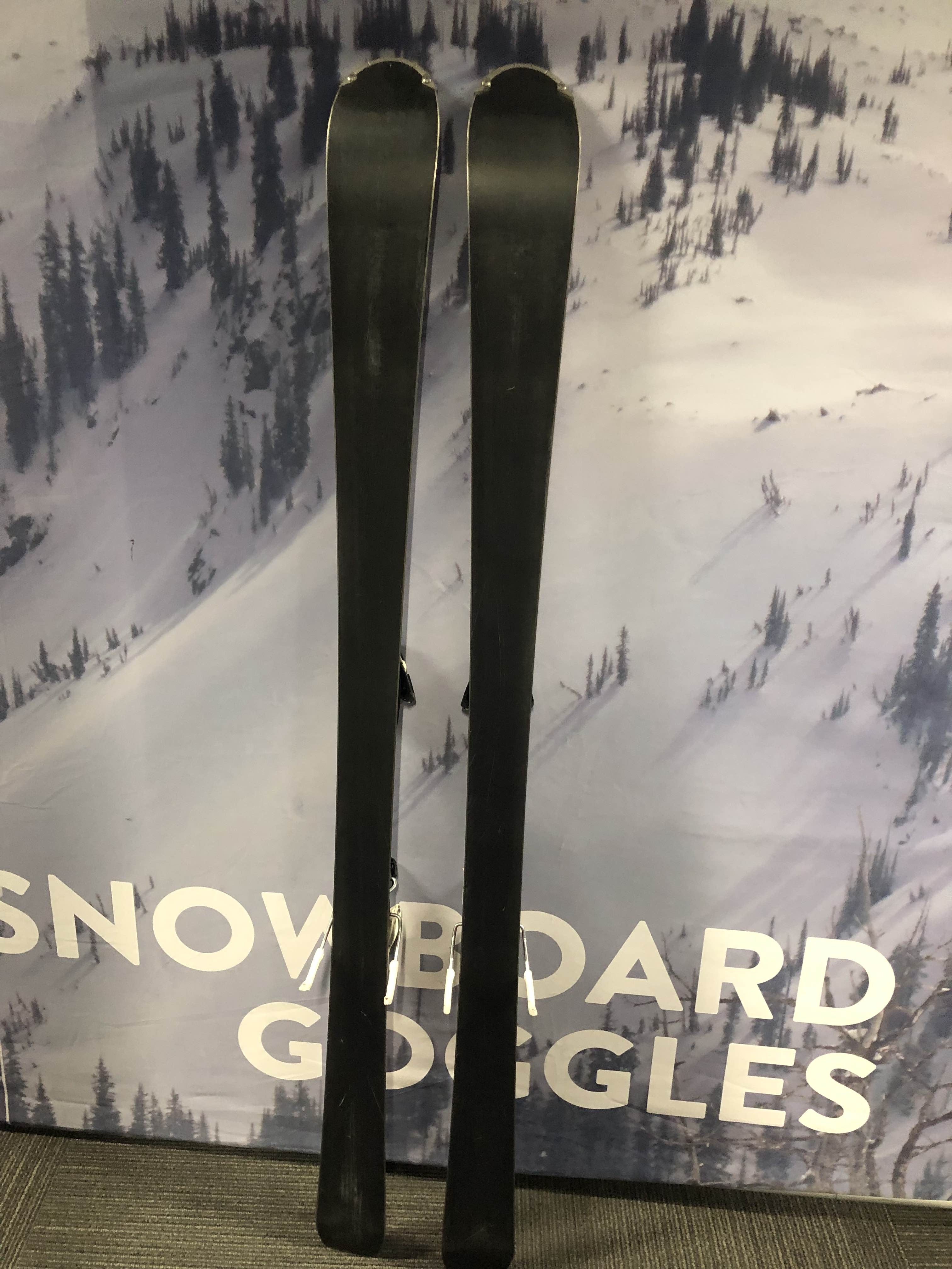 Used Atomic Bend X ETL 147cm w/ Atomic Lithium 10 Adjustable Bindings