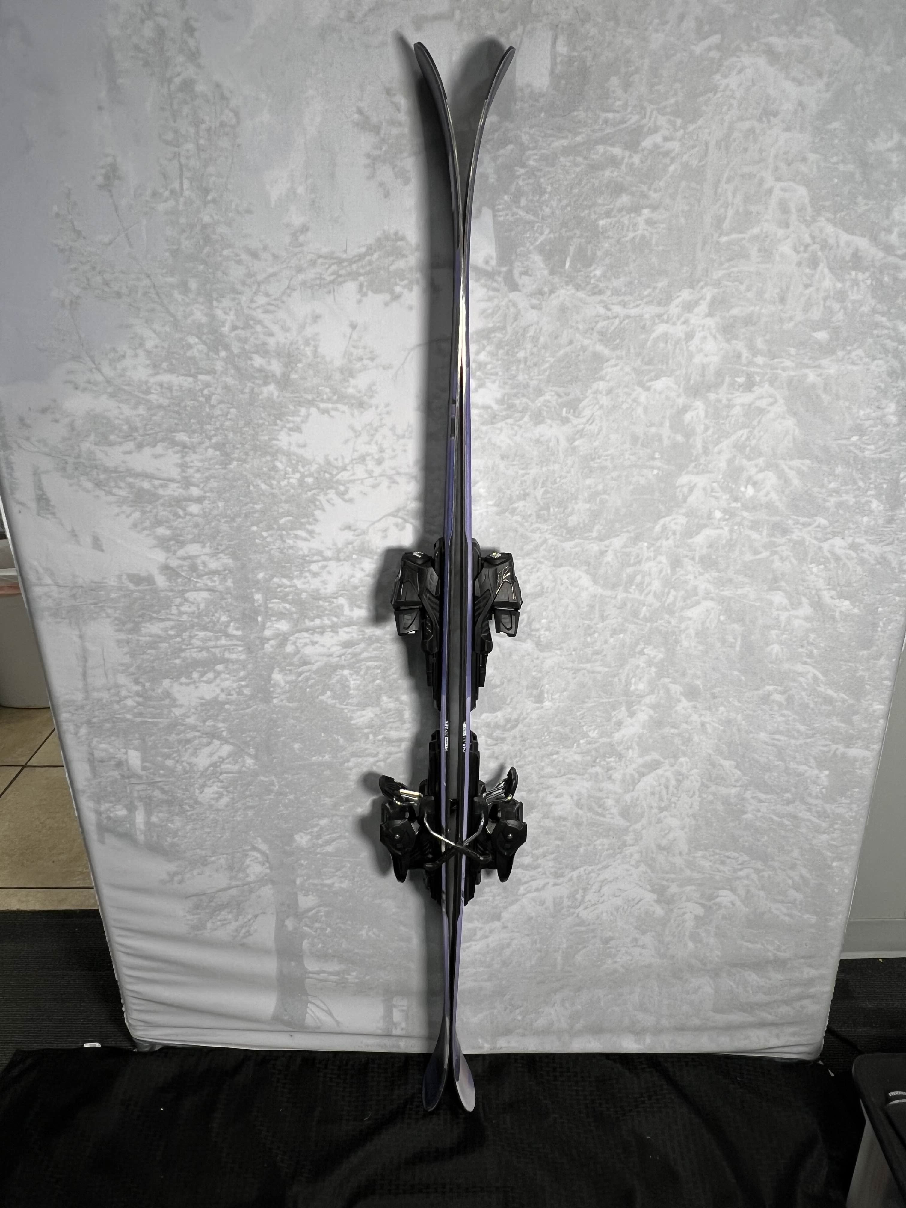 Lightly Used 2025 Armada ARV 84 157cm Skis w/ M10 GW Bindings